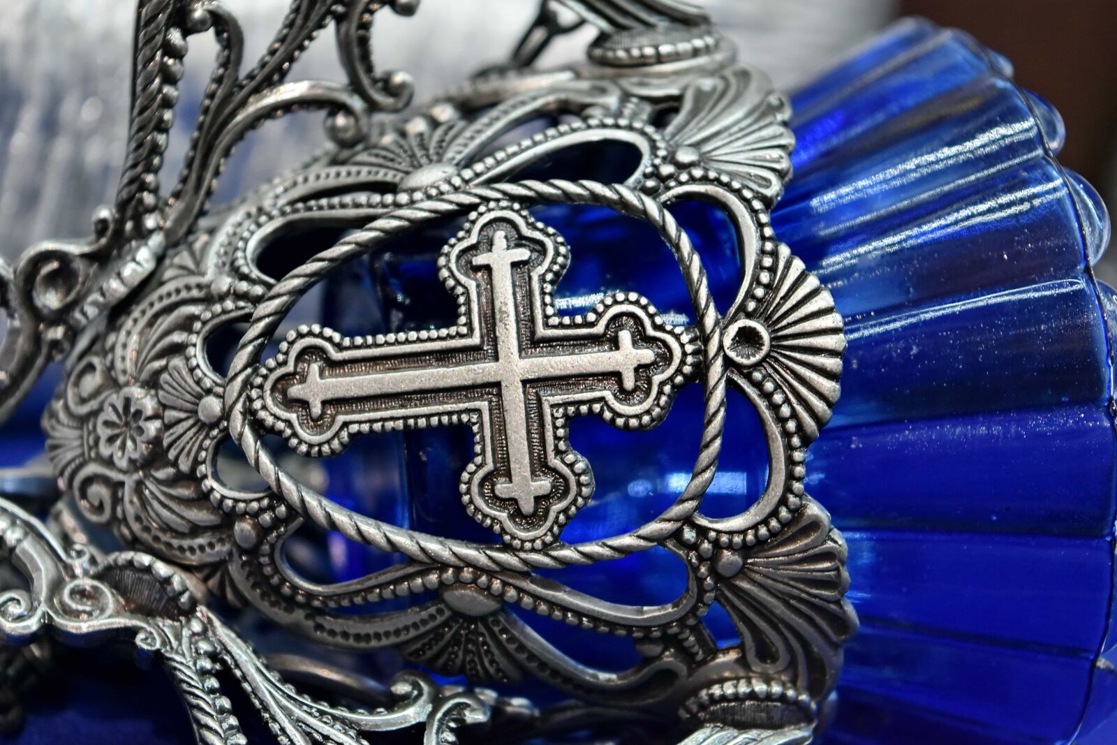 Nikon D5500 sample photo. Christianity, cross, crystal, religion photography