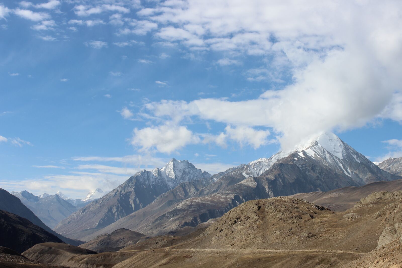 Canon EOS 600D (Rebel EOS T3i / EOS Kiss X5) sample photo. Mountain, nature, travel photography
