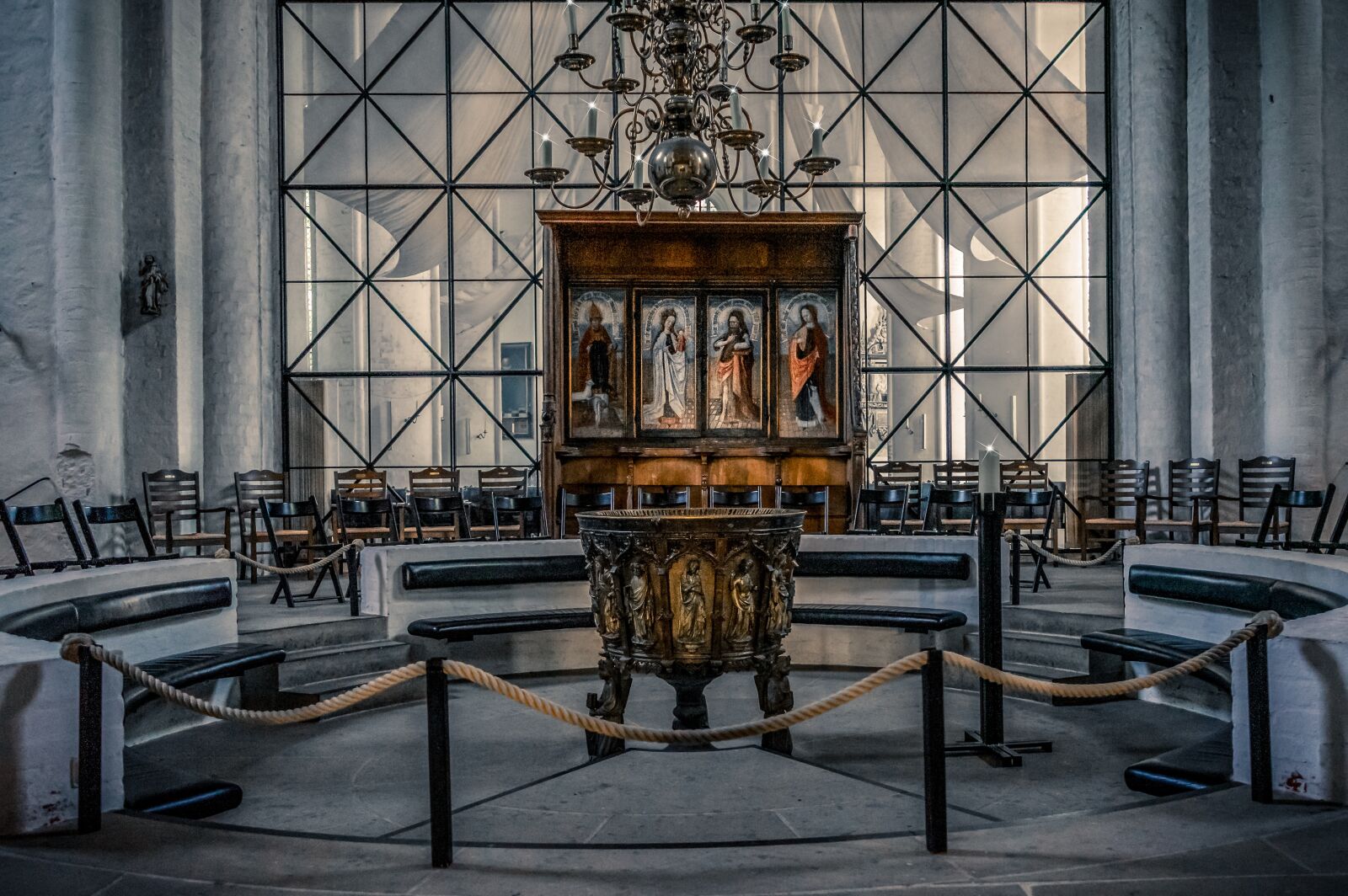 Sony a7 II + Sony FE 28-70mm F3.5-5.6 OSS sample photo. Church, baptismal font, altar photography