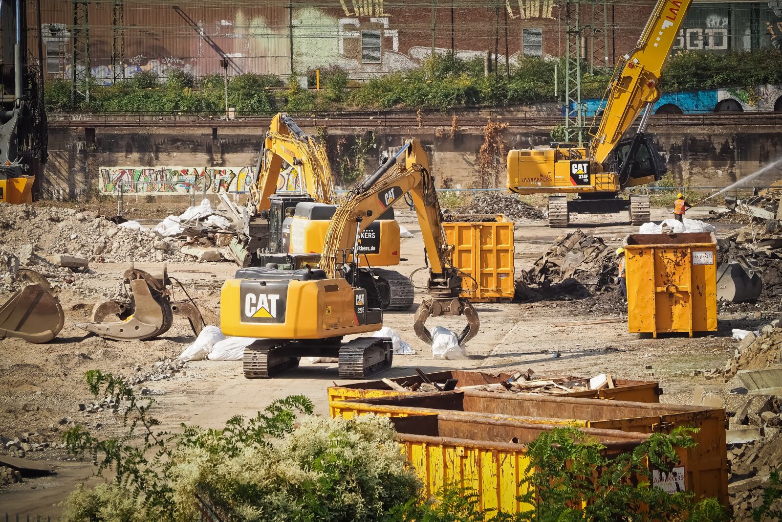 Olympus OM-D E-M10 sample photo. Site, demolition work, demolition photography