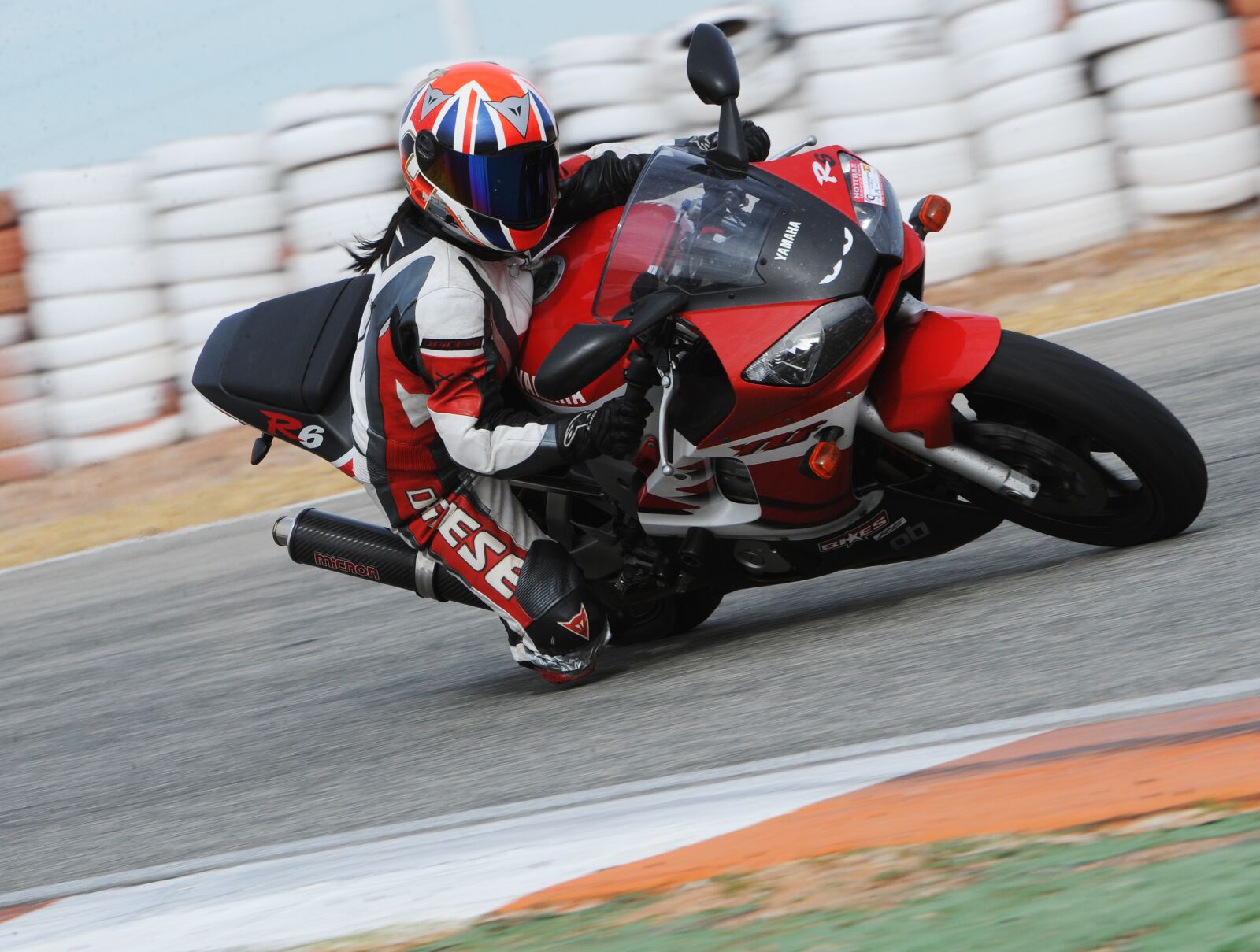 Nikon D3 sample photo. Motorbike, knee, down photography