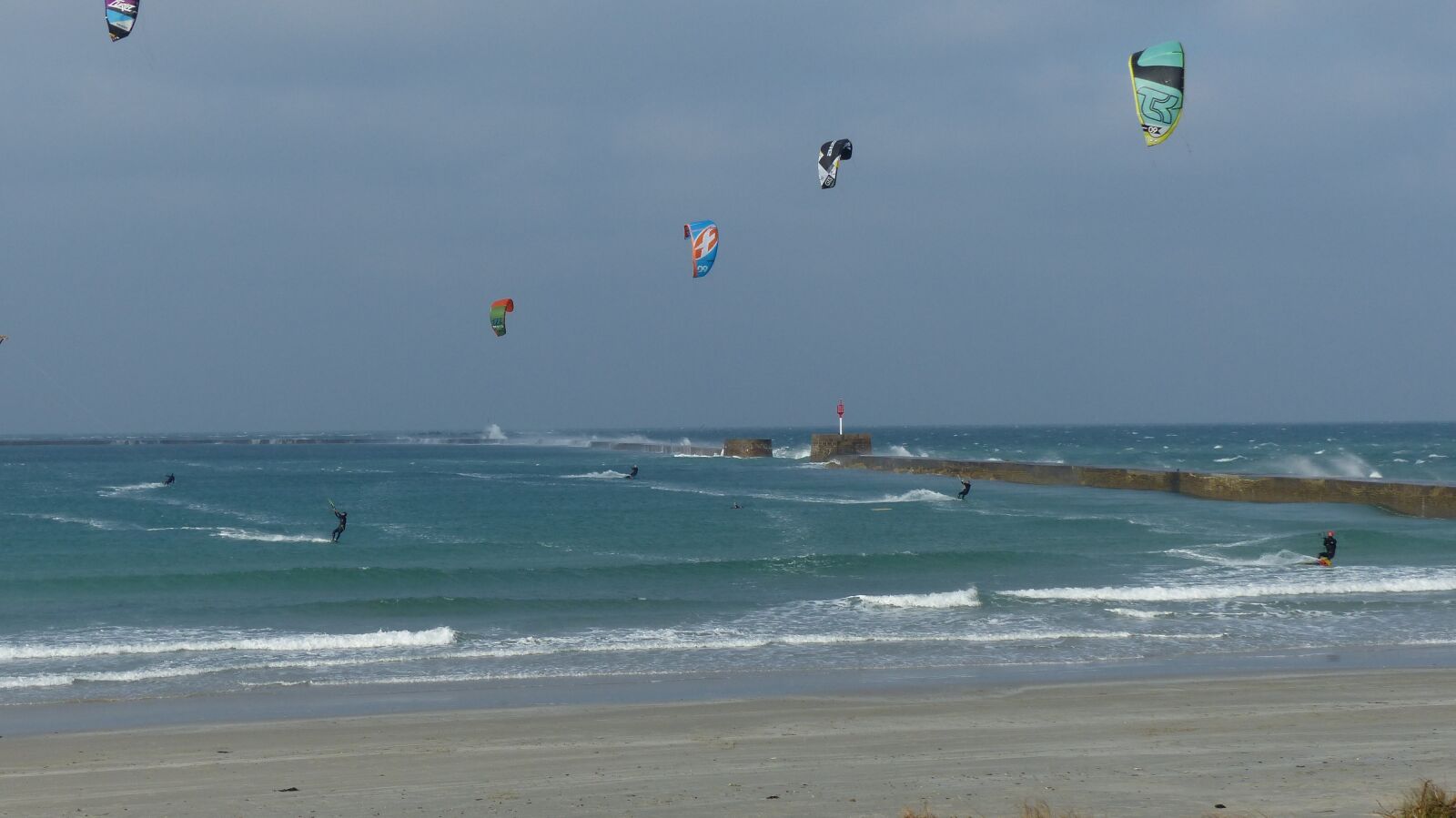 Panasonic Lumix DMC-FZ200 sample photo. Sea, waters, beach photography