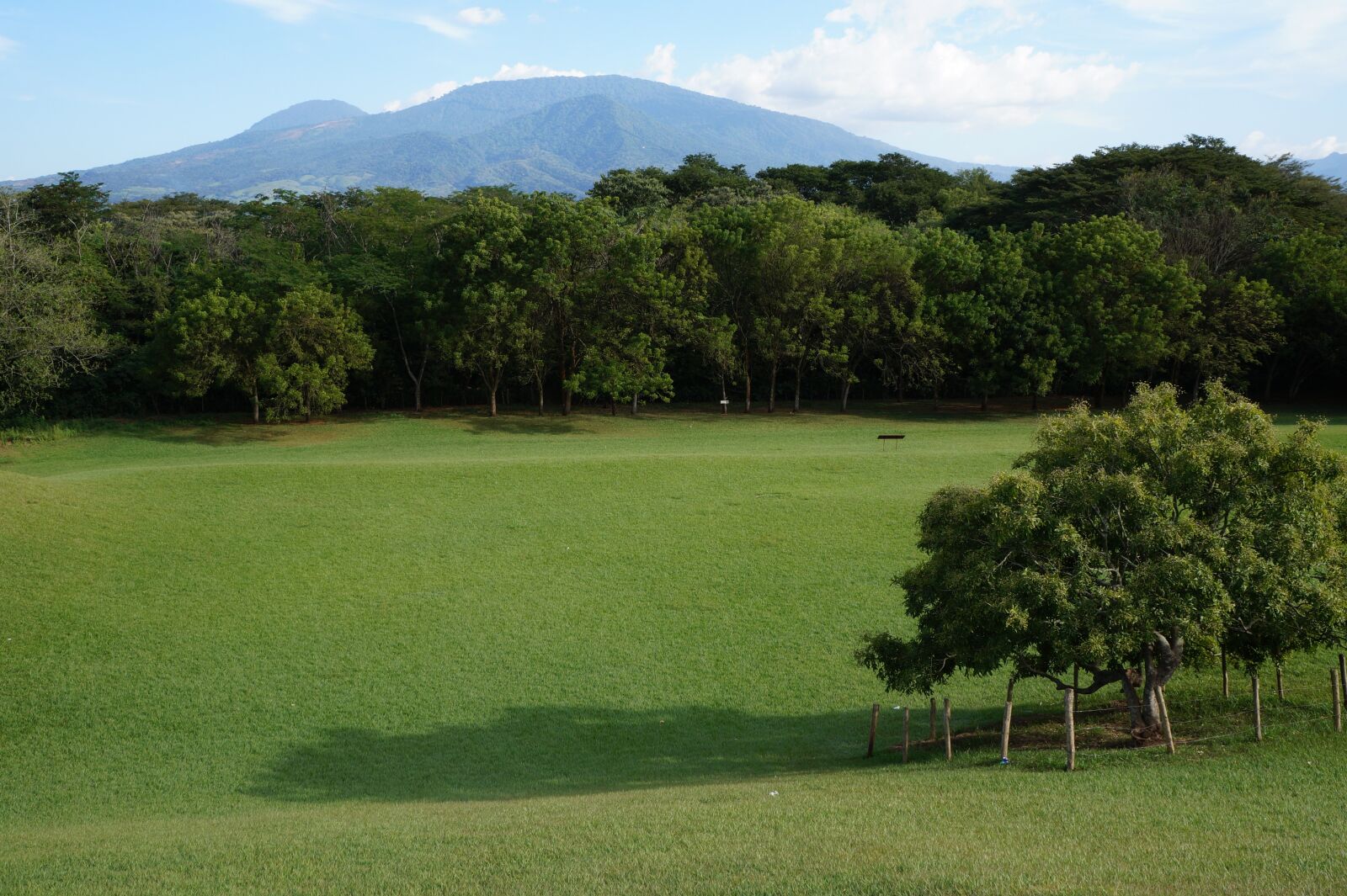 Sony Alpha a3000 + Sony E 18-55mm F3.5-5.6 OSS sample photo. Landscape, el salvador, san photography