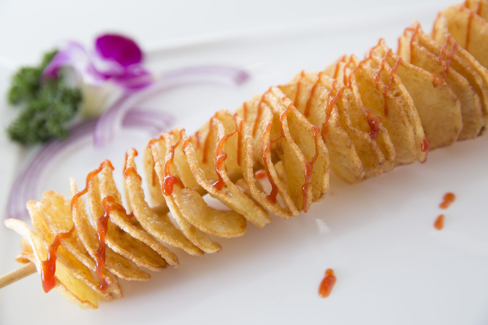 Canon EF 24-70mm F2.8L II USM sample photo. Gourmet, tornado potatoes, food photography
