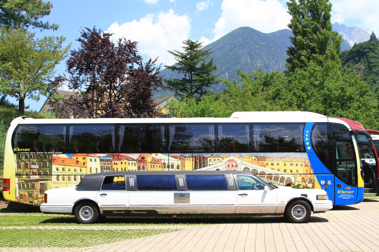 Canon EOS 7D sample photo. Auto, bus, limousine photography