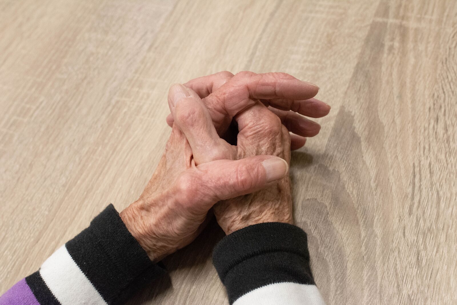 Nikon D5200 sample photo. Hand, woman, adult photography