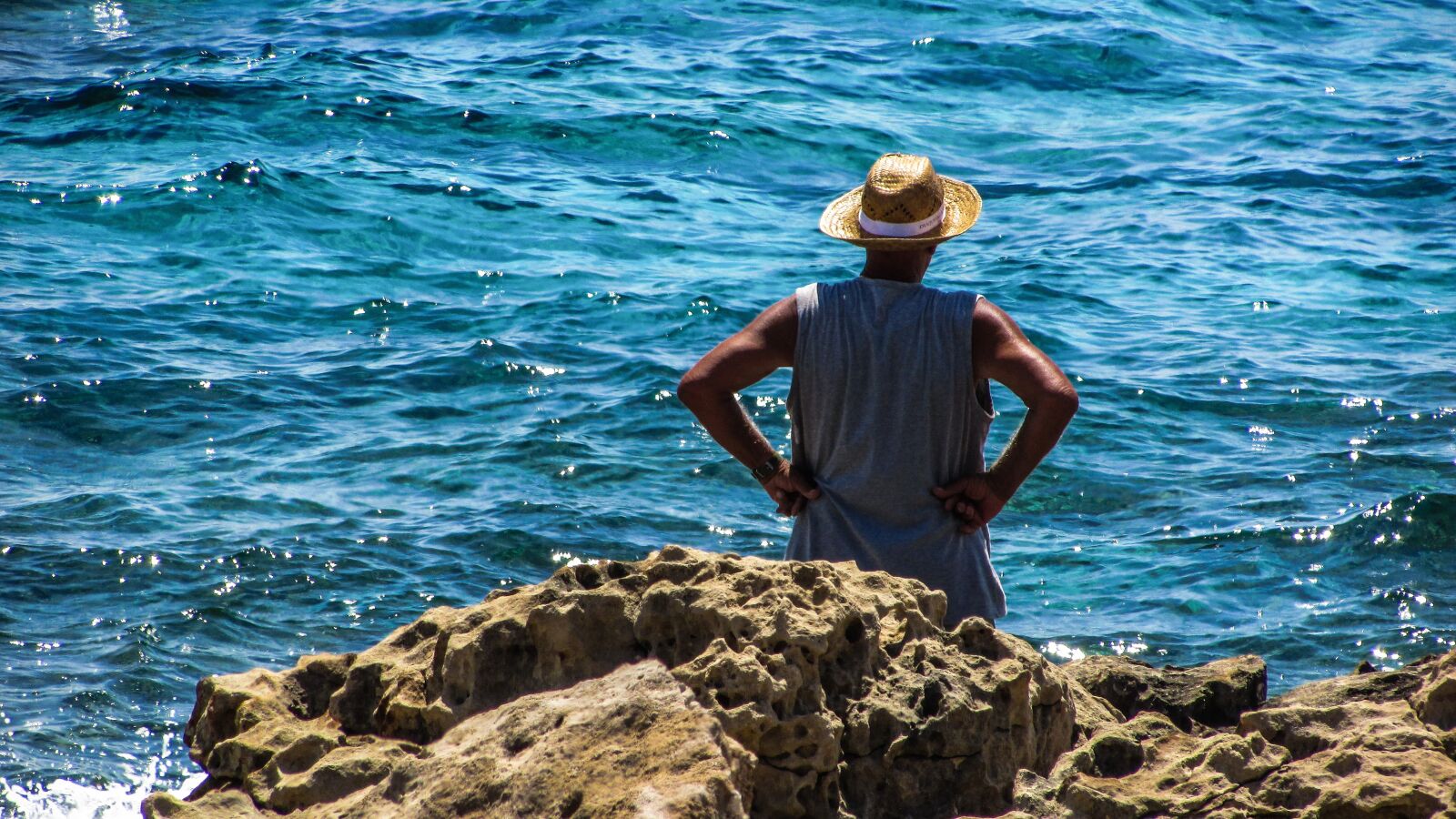 Canon PowerShot SX400 IS sample photo. Old man, looking, sea photography