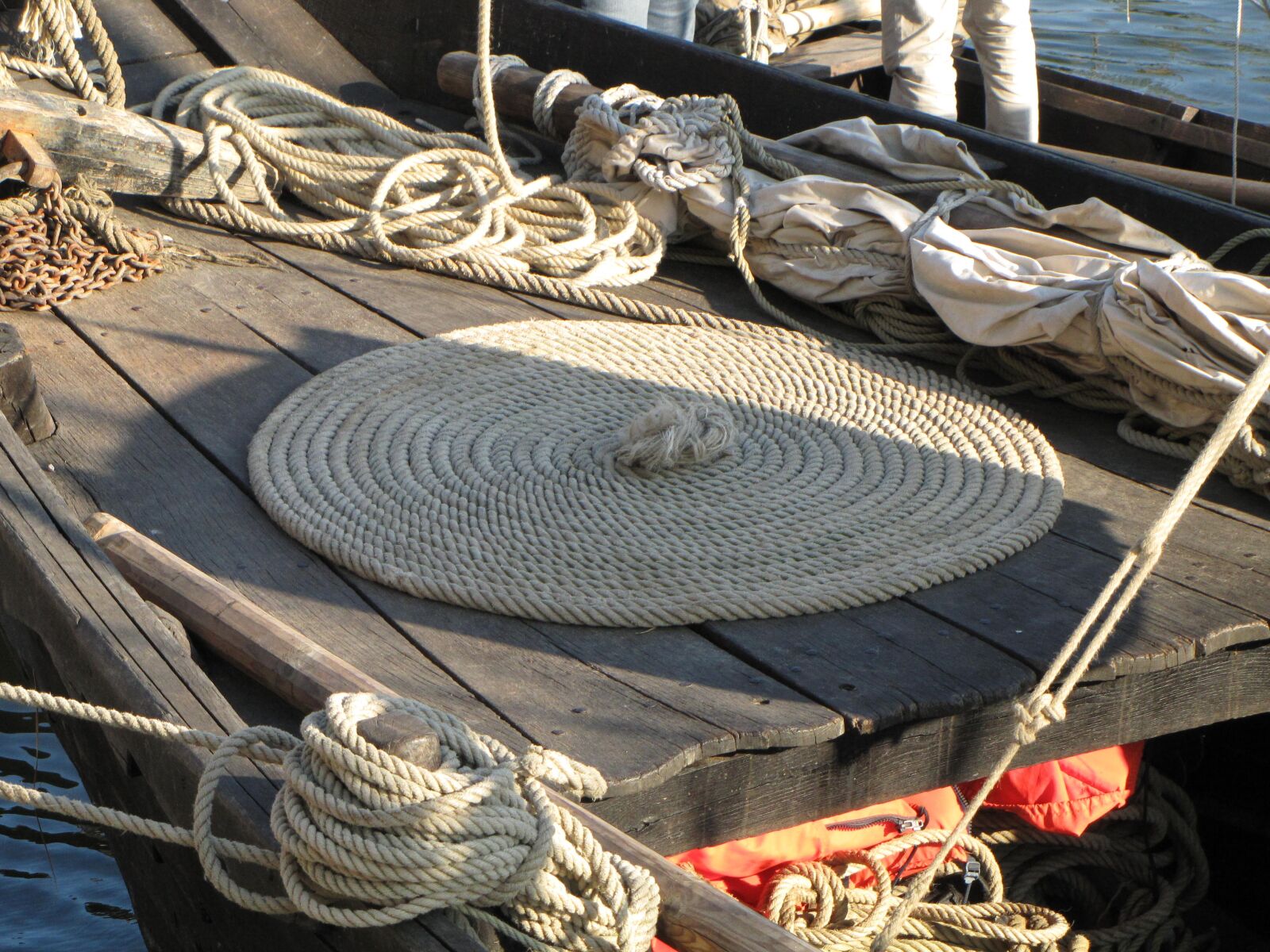 Canon PowerShot SX1 IS sample photo. Boat, rope, navigation photography