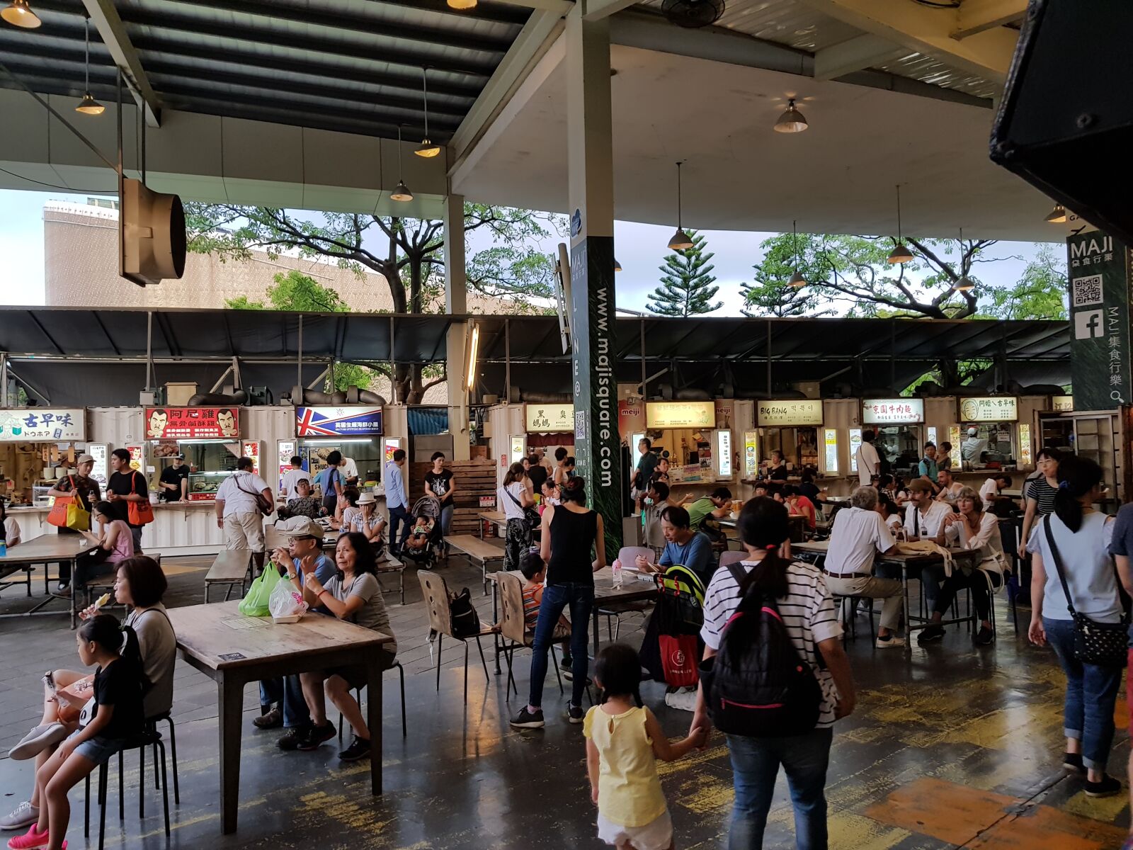 Samsung Galaxy S8+ sample photo. Asia, market, stall, taiwan photography