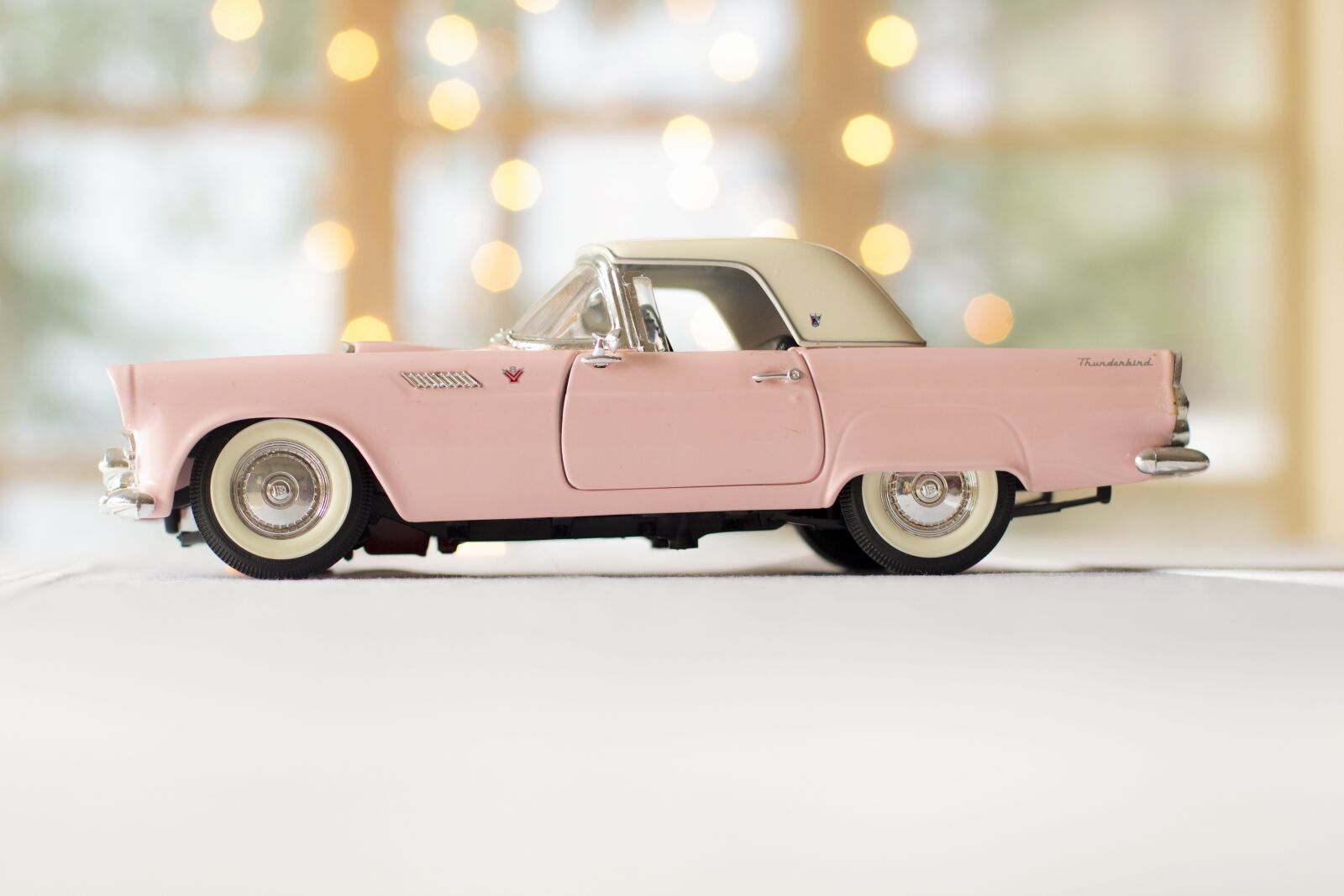 Canon EF 50mm F1.4 USM sample photo. Car, pink car, thunderbird photography