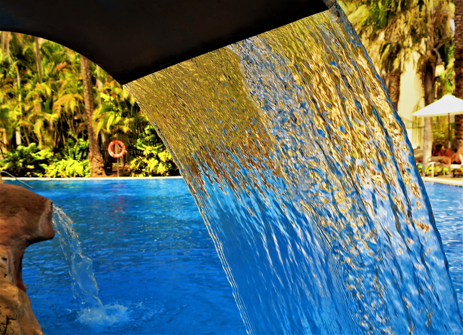 Canon PowerShot G9 X sample photo. Pool, swimming pool, vacations photography