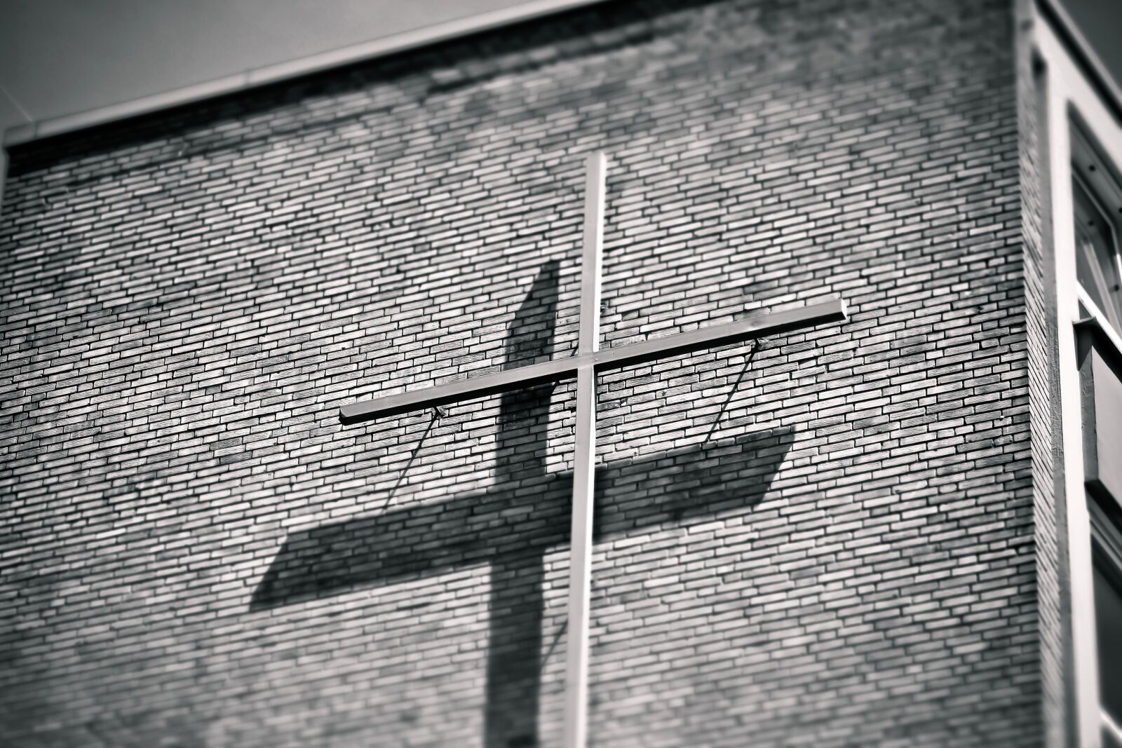 Olympus OM-D E-M10 sample photo. Architecture, cross, religion photography