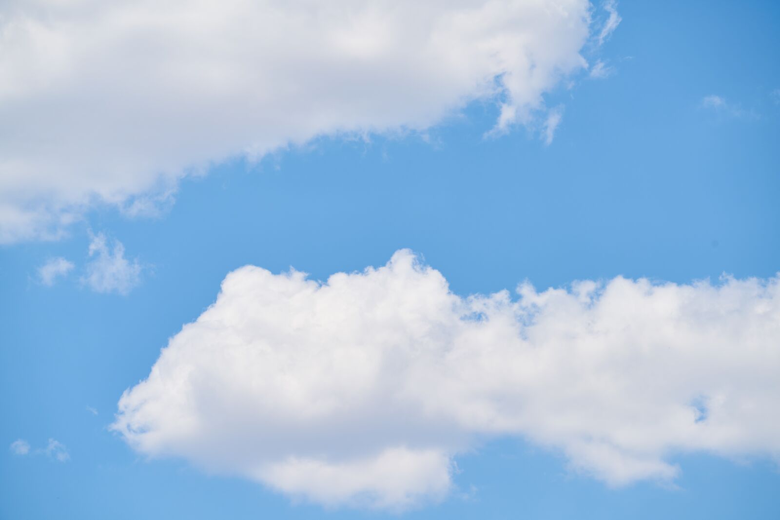 Sony FE 70-200mm F4 G OSS sample photo. Cloud, blue, sky photography