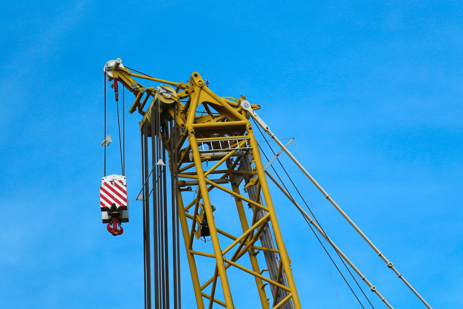 Canon EOS 700D (EOS Rebel T5i / EOS Kiss X7i) sample photo. Sky, industry, crane photography