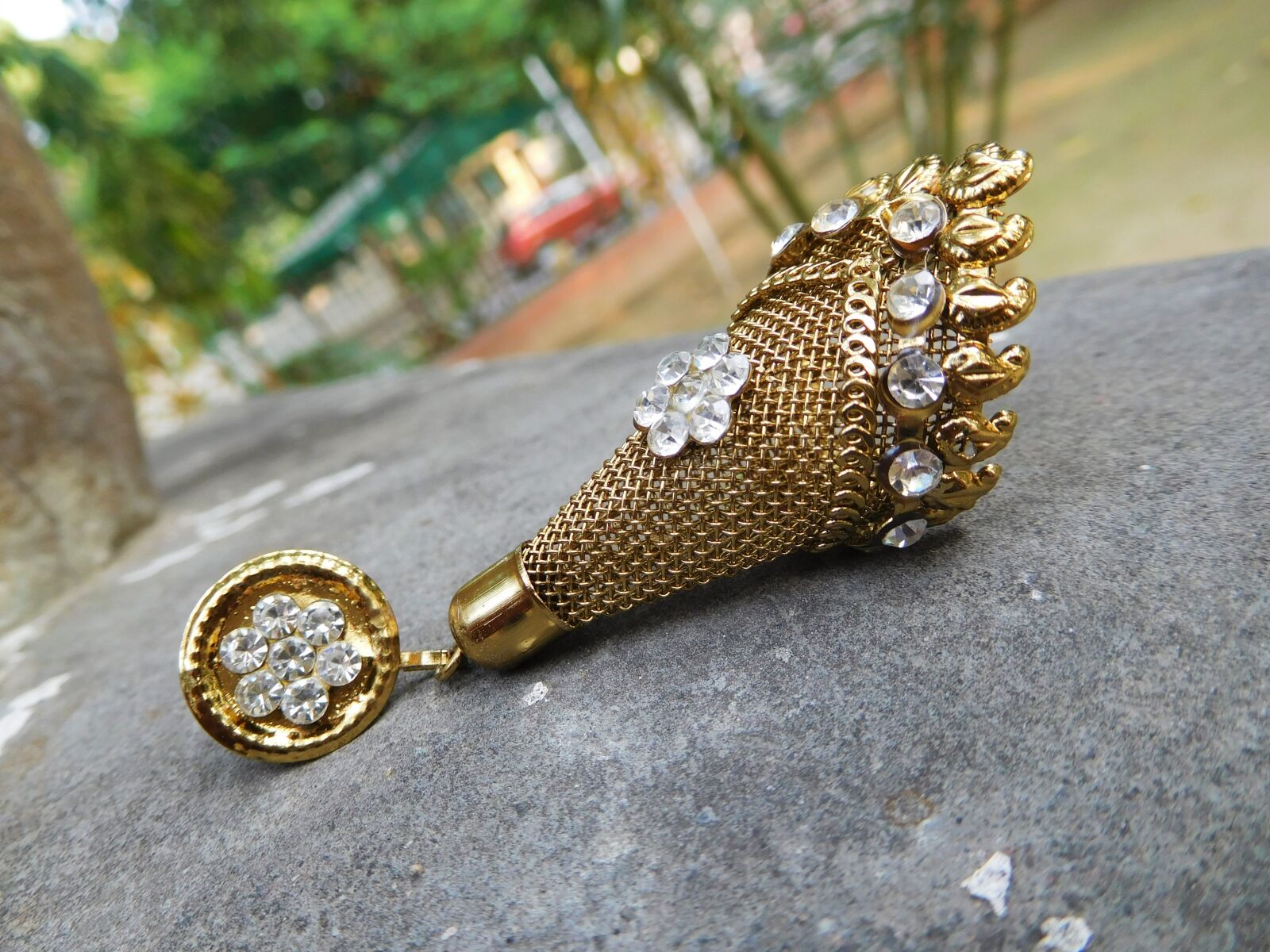 Nikon Coolpix S7000 sample photo. Earring, gold, jewelry photography