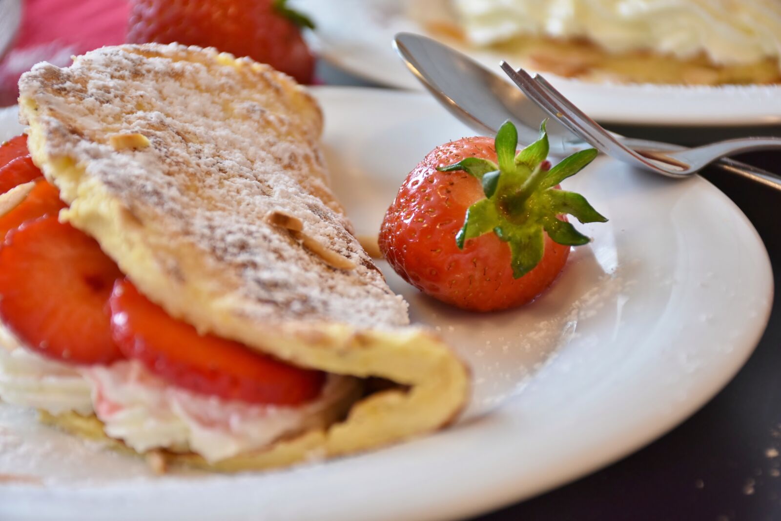 Nikon D7200 sample photo. Strawberries, strawberry cake, omelette photography