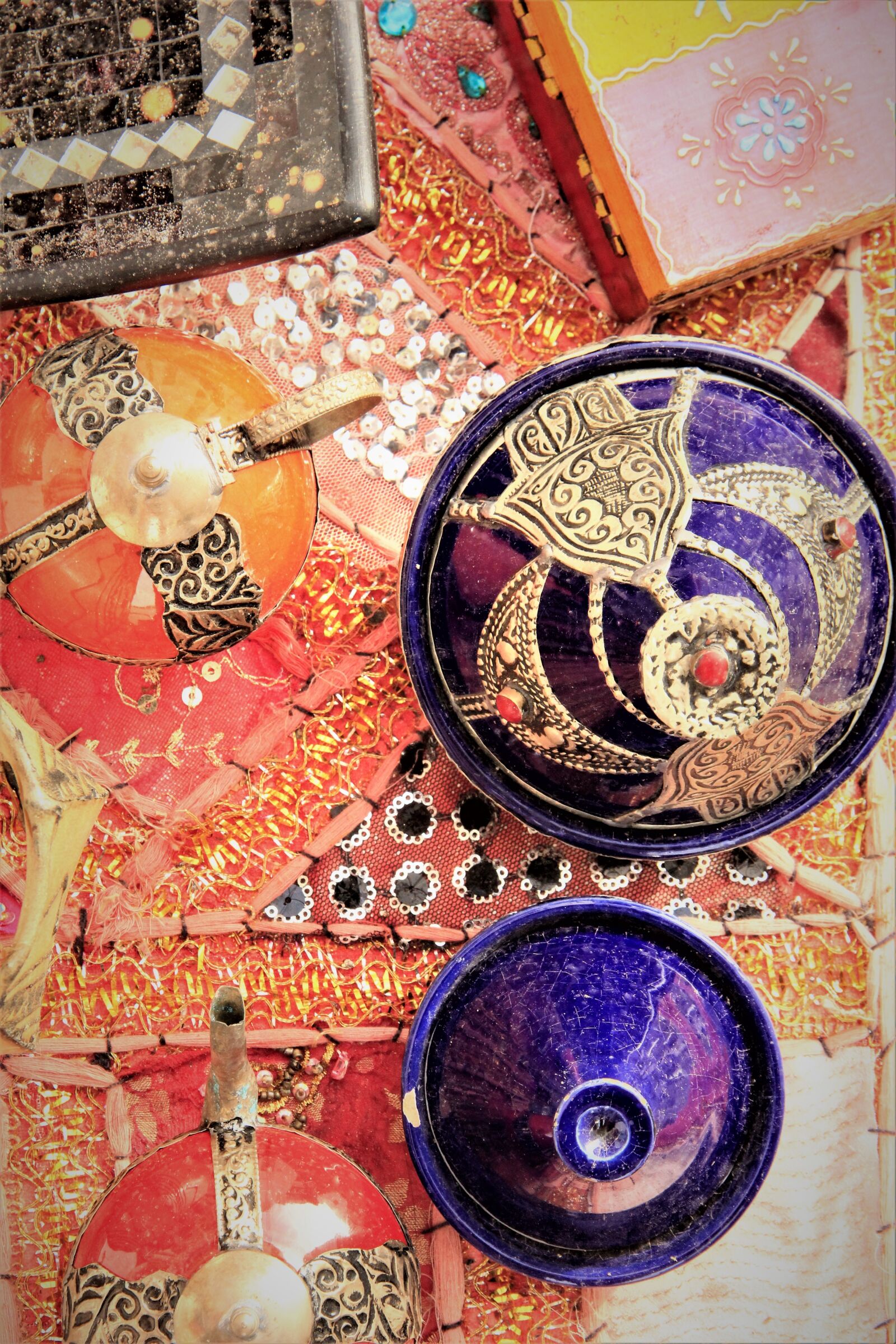 Canon EOS 550D (EOS Rebel T2i / EOS Kiss X4) sample photo. Lamps, ancient, decoration photography