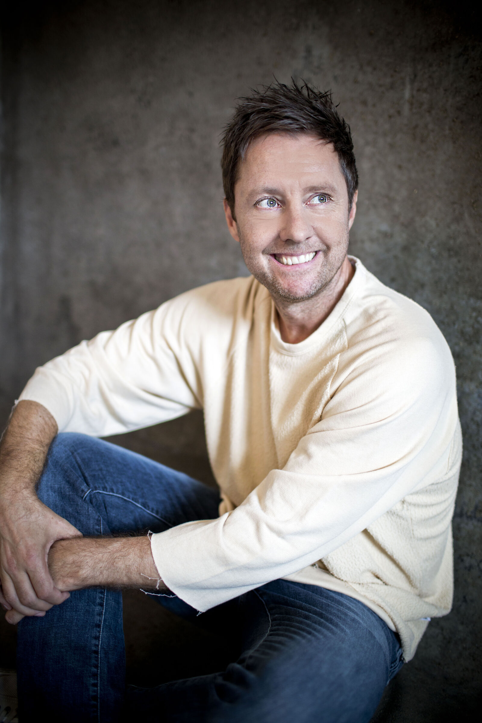 Canon EF 35mm F1.4L USM sample photo. Man, model, portrait photography