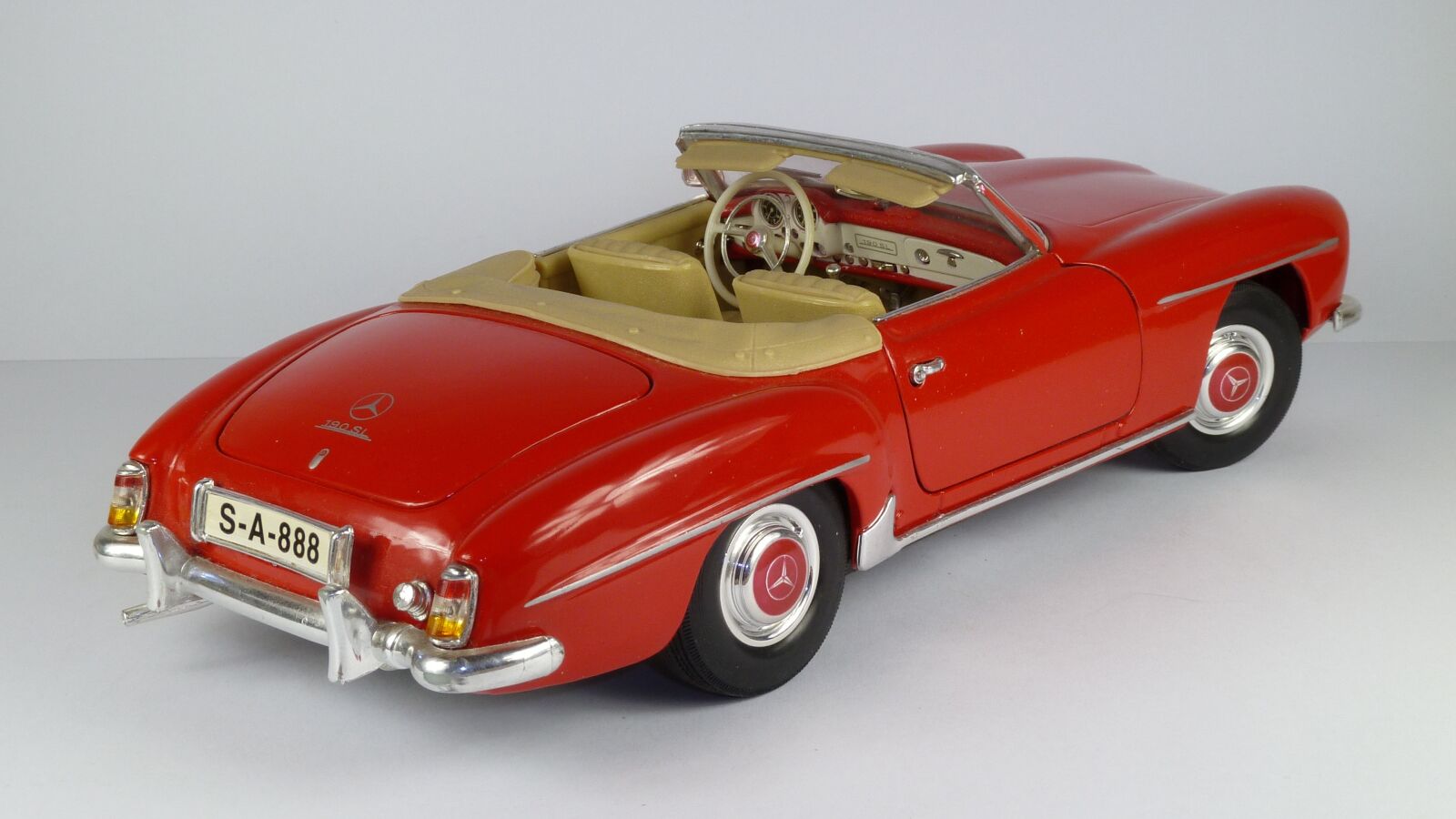 Panasonic Lumix DMC-ZS7 (Lumix DMC-TZ10) sample photo. Mercedes, 190 sl, 1955 photography