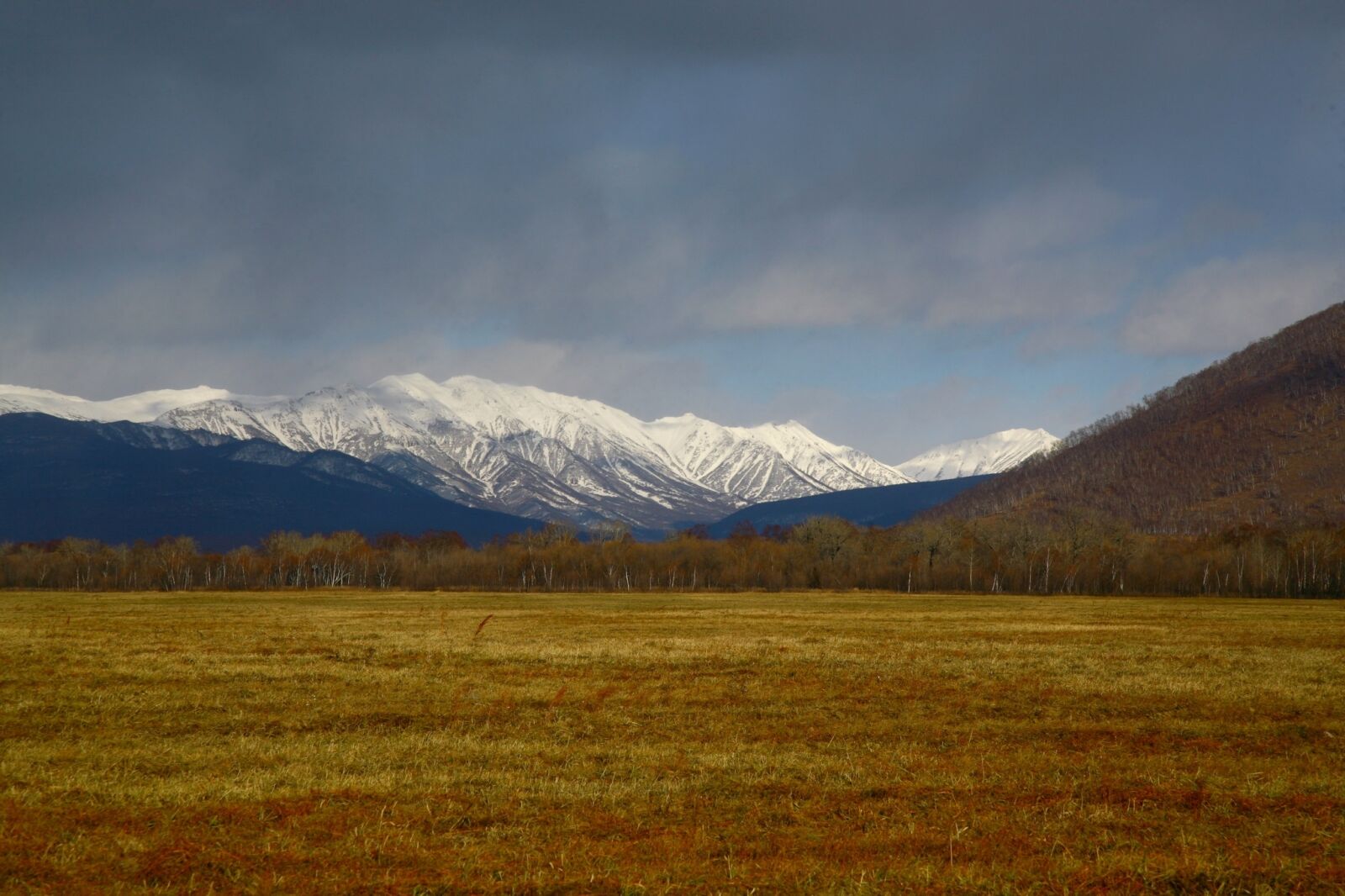 Canon EOS 5D sample photo. Autumn, mountains, volcano photography