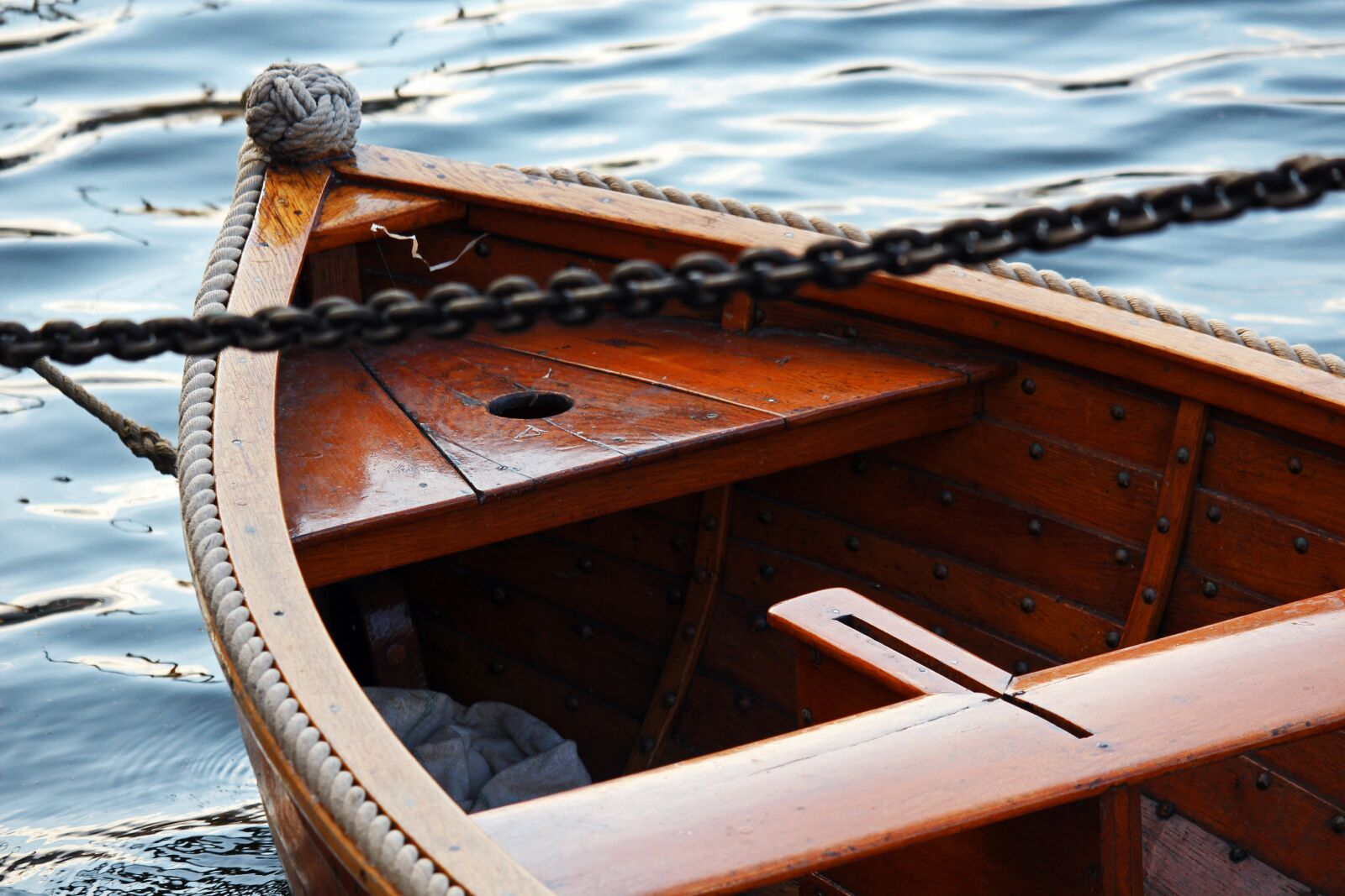 Canon EOS 700D (EOS Rebel T5i / EOS Kiss X7i) sample photo. Rowing boat, dinghy, wooden photography