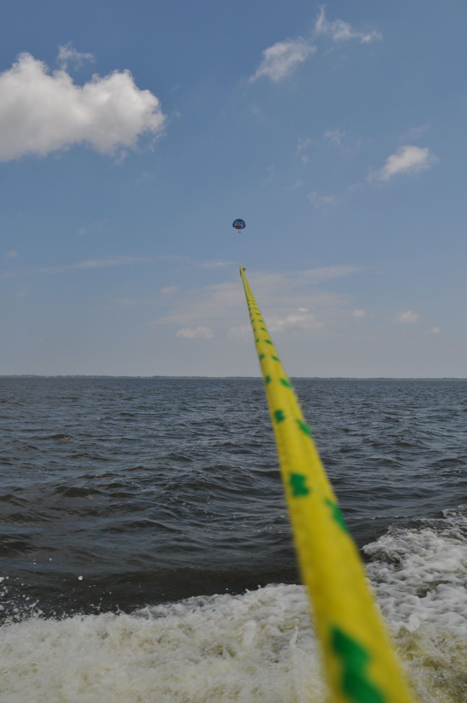 Nikon D5000 sample photo. Parasailing, ocean, vacation photography