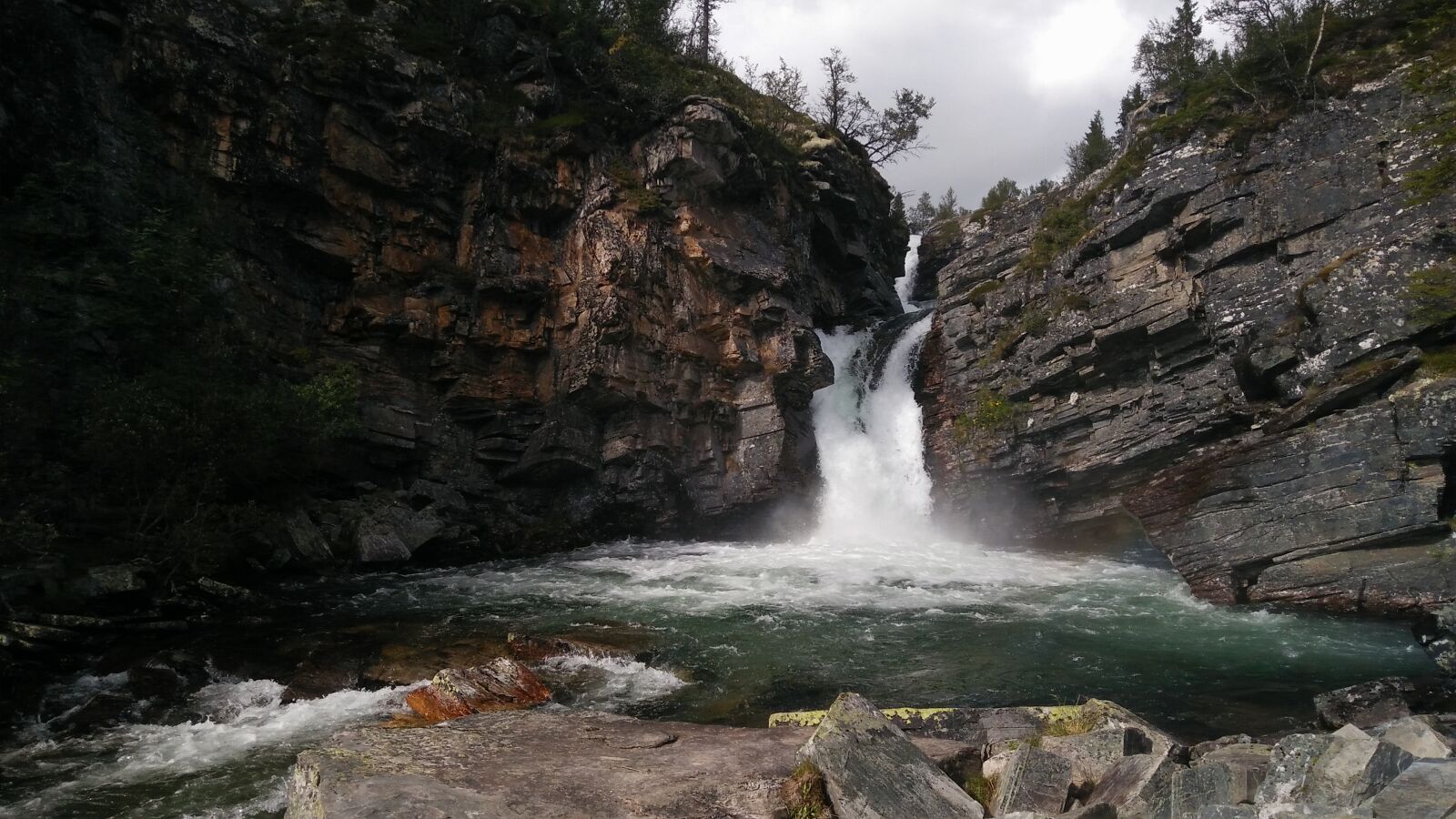 OnePlus ONE E1003 sample photo. Waterfall, mountain, forest photography
