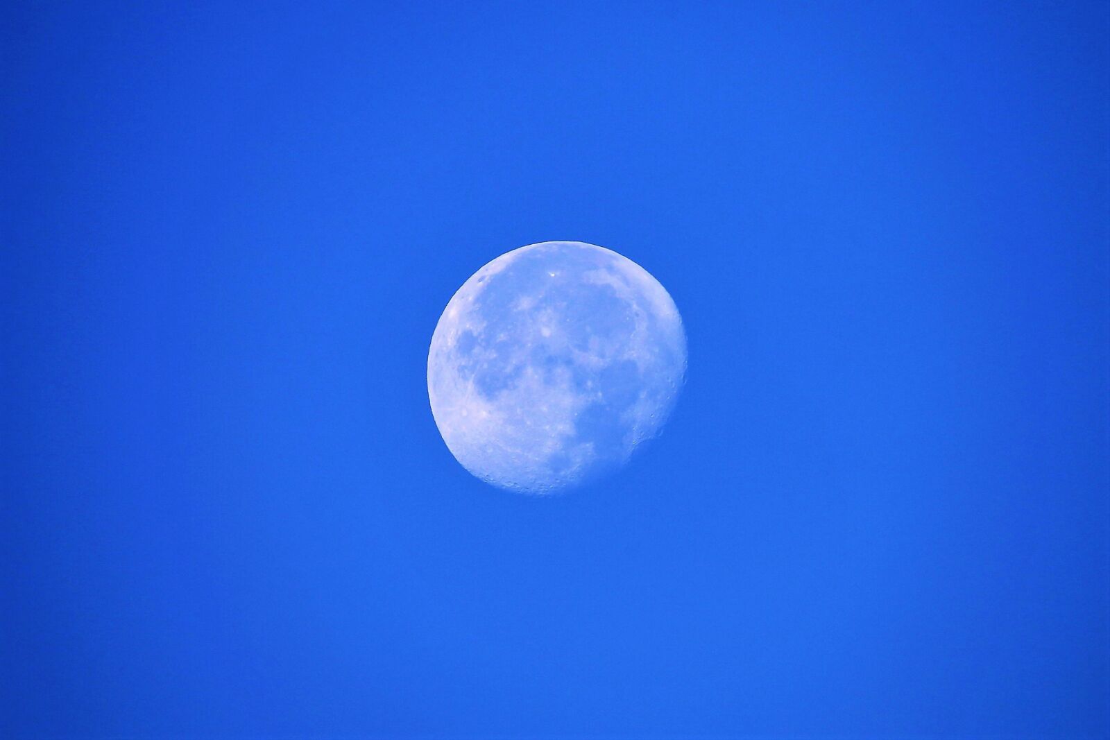 Canon EOS 6D sample photo. Blue sky, moon, descending photography