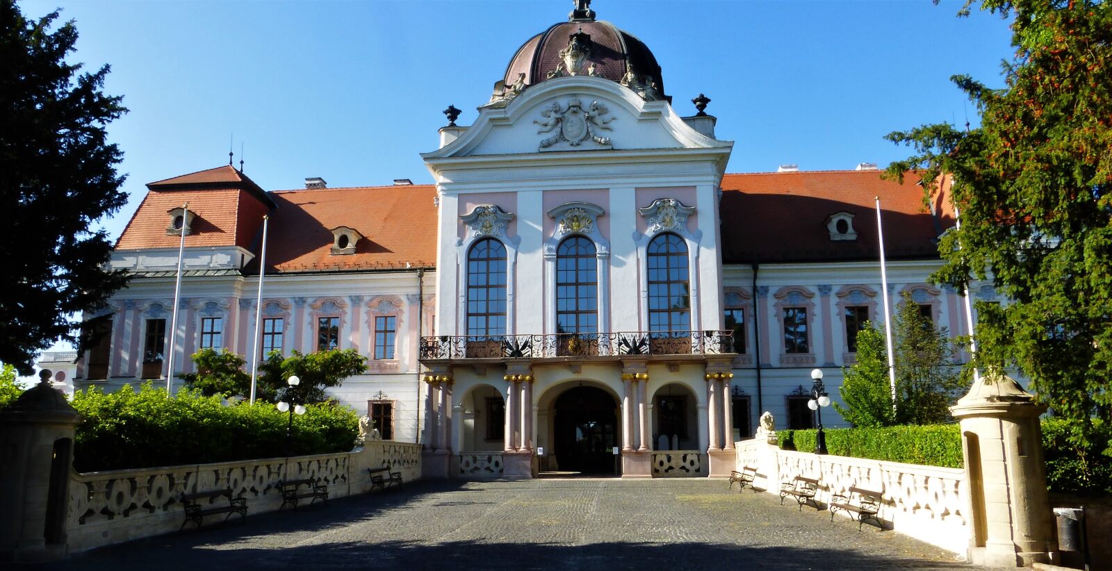 Panasonic Lumix DMC-ZS25 (Lumix DMC-TZ35) sample photo. Architecture, hungary, palace empress photography