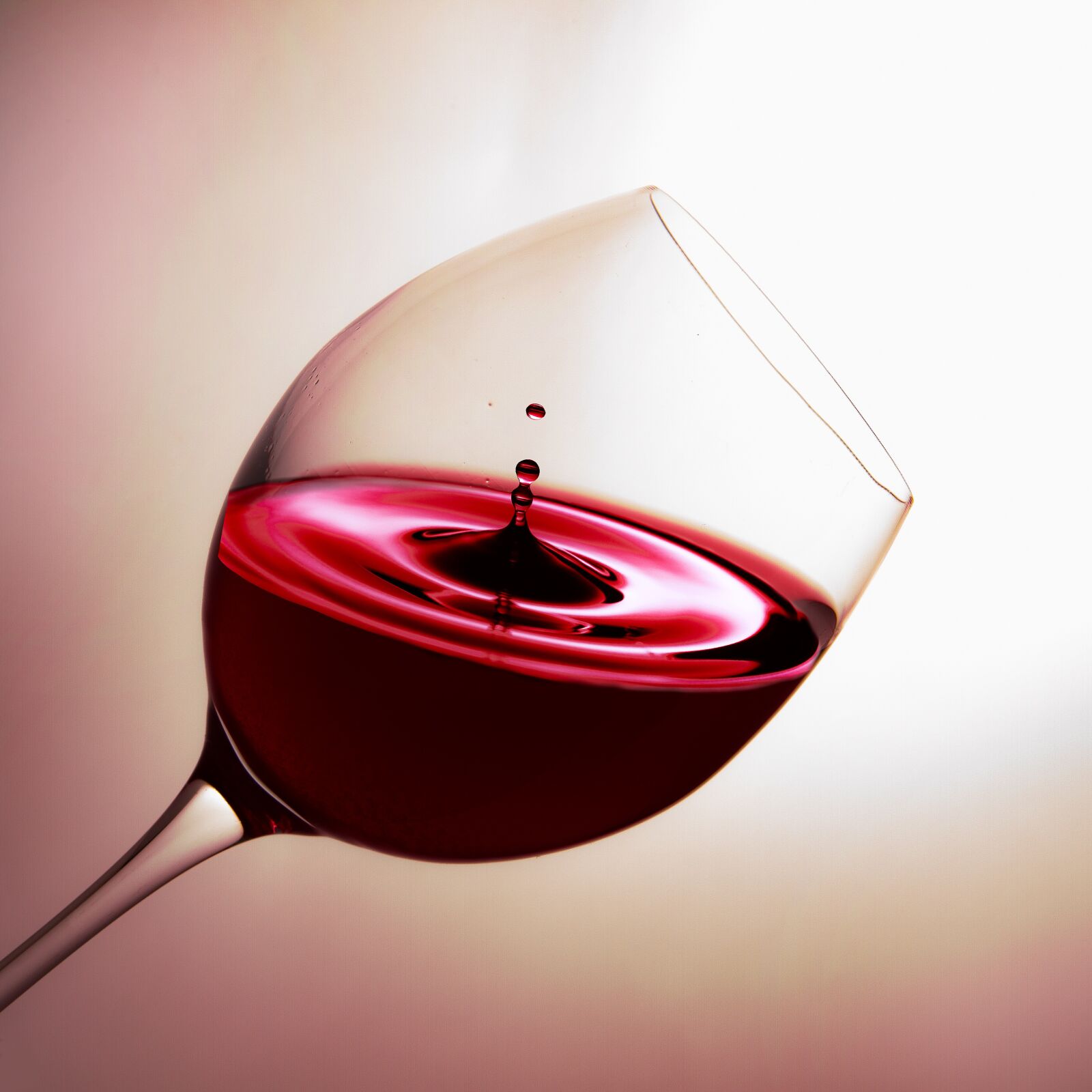 Canon EOS 7D sample photo. Glass, wine, drip photography