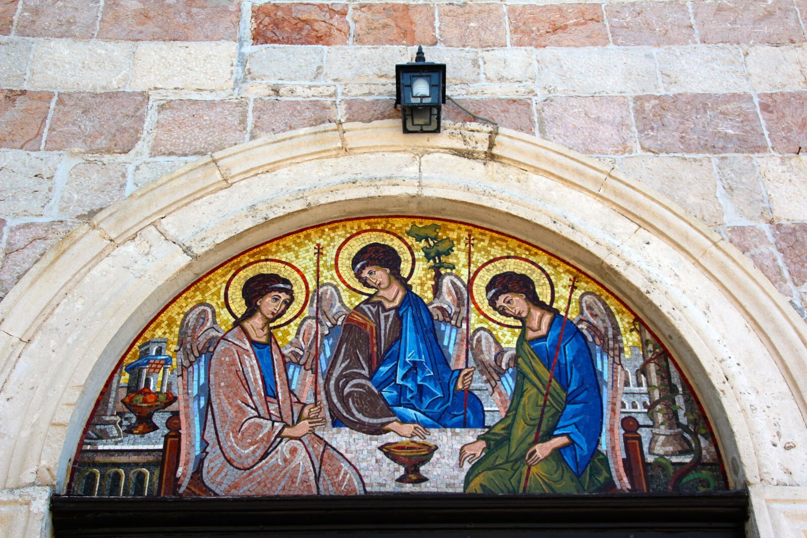 Canon EOS 600D (Rebel EOS T3i / EOS Kiss X5) sample photo. Church, fresco, angel photography
