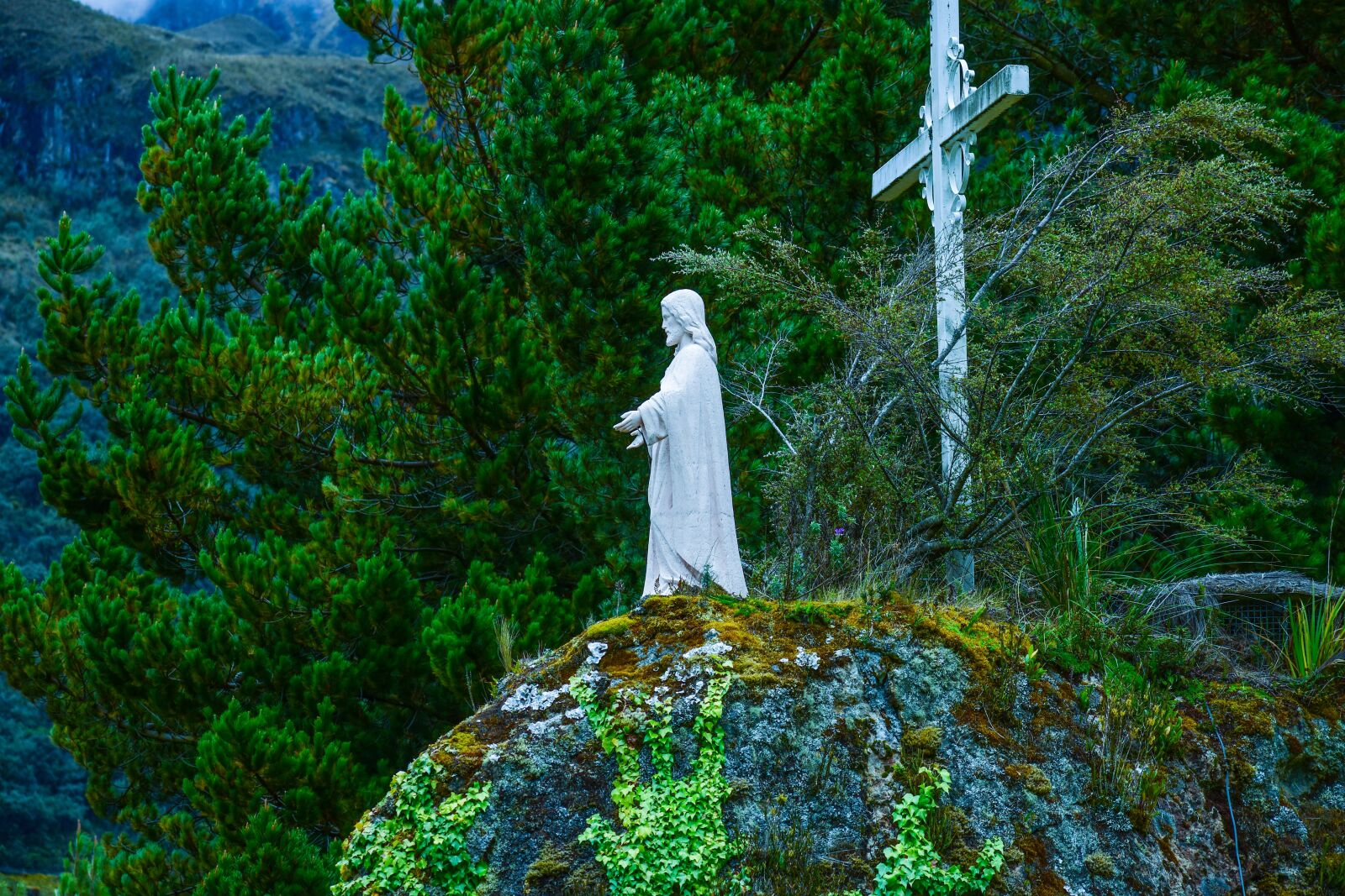 Nikon D3400 sample photo. Statue, mountain, landscape photography