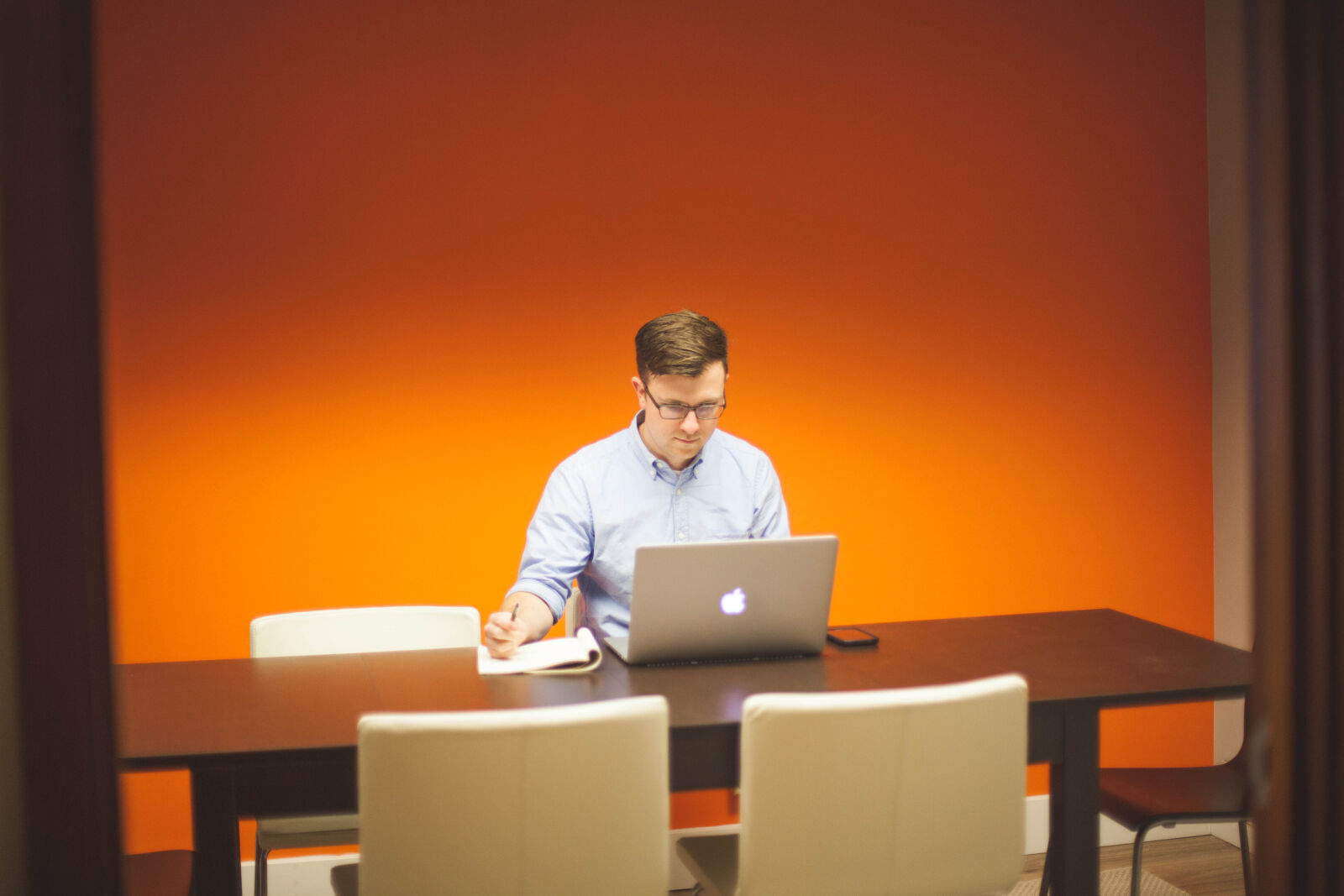 Canon EOS 5D Mark II sample photo. Man, desk, office, macbook photography