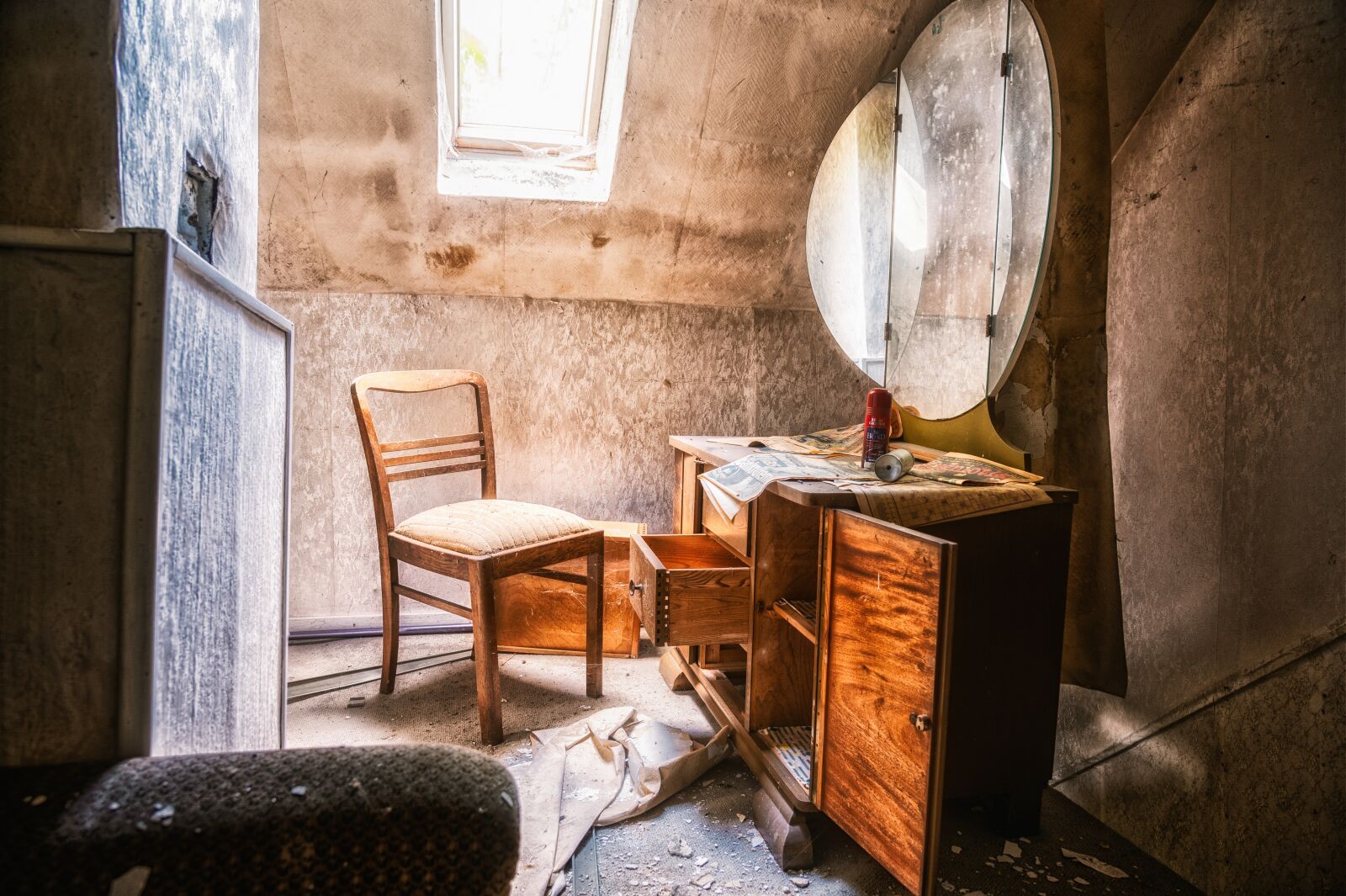 Nikon Z6 sample photo. Abandoned places, room, chair photography