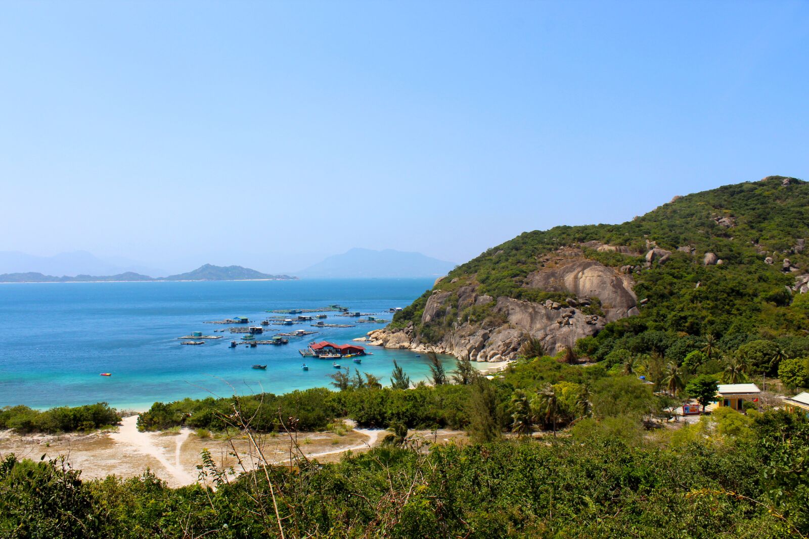 Canon EOS 1300D (EOS Rebel T6 / EOS Kiss X80) sample photo. Vietnam, sea, water photography