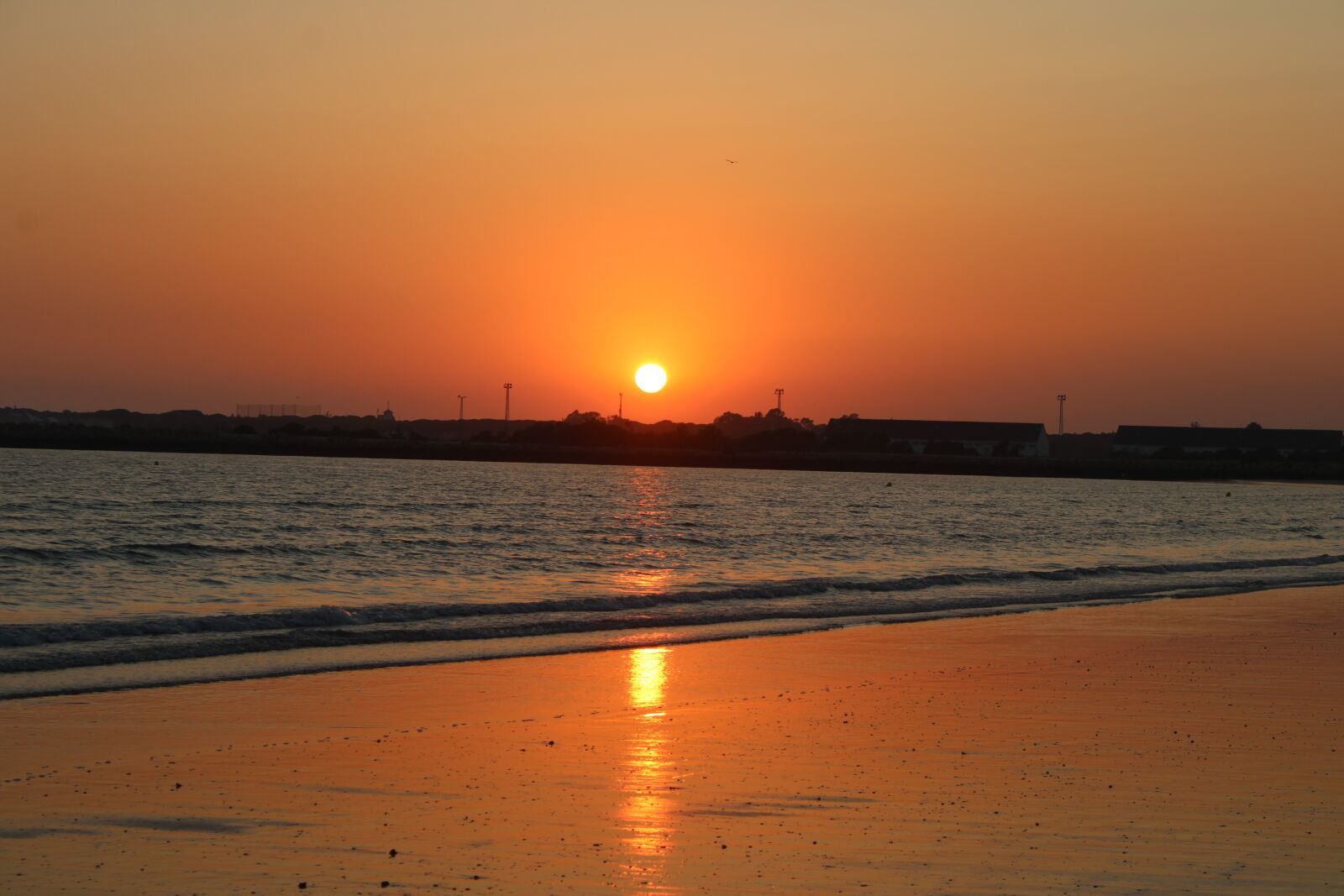 Canon EOS 2000D (EOS Rebel T7 / EOS Kiss X90 / EOS 1500D) sample photo. Sea, beach, valdelagrana photography