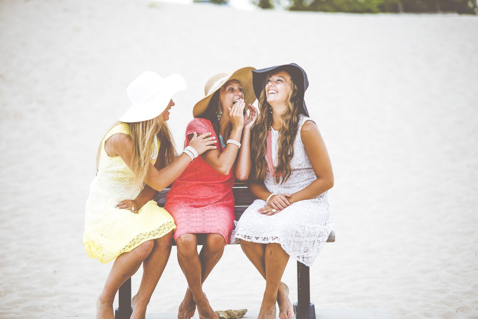 Nikon D610 sample photo. Bench, fashion, friendship photography