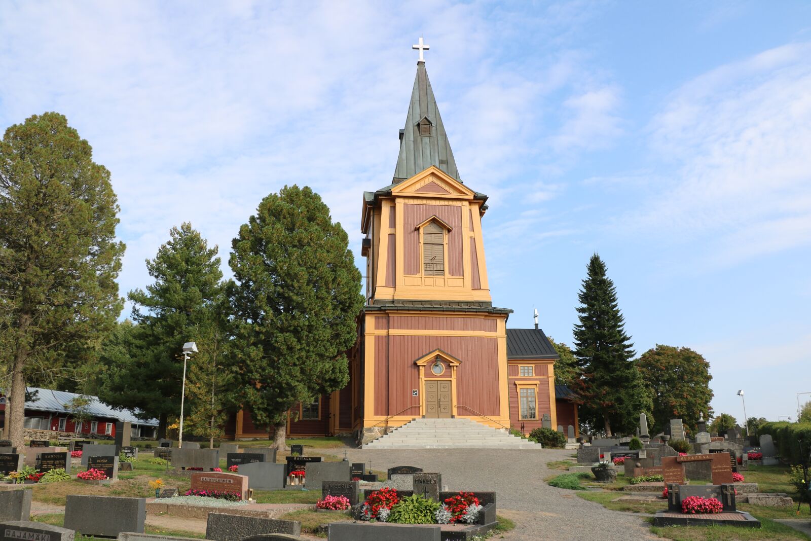 Canon EOS 750D (EOS Rebel T6i / EOS Kiss X8i) sample photo. Architecture, church, building photography