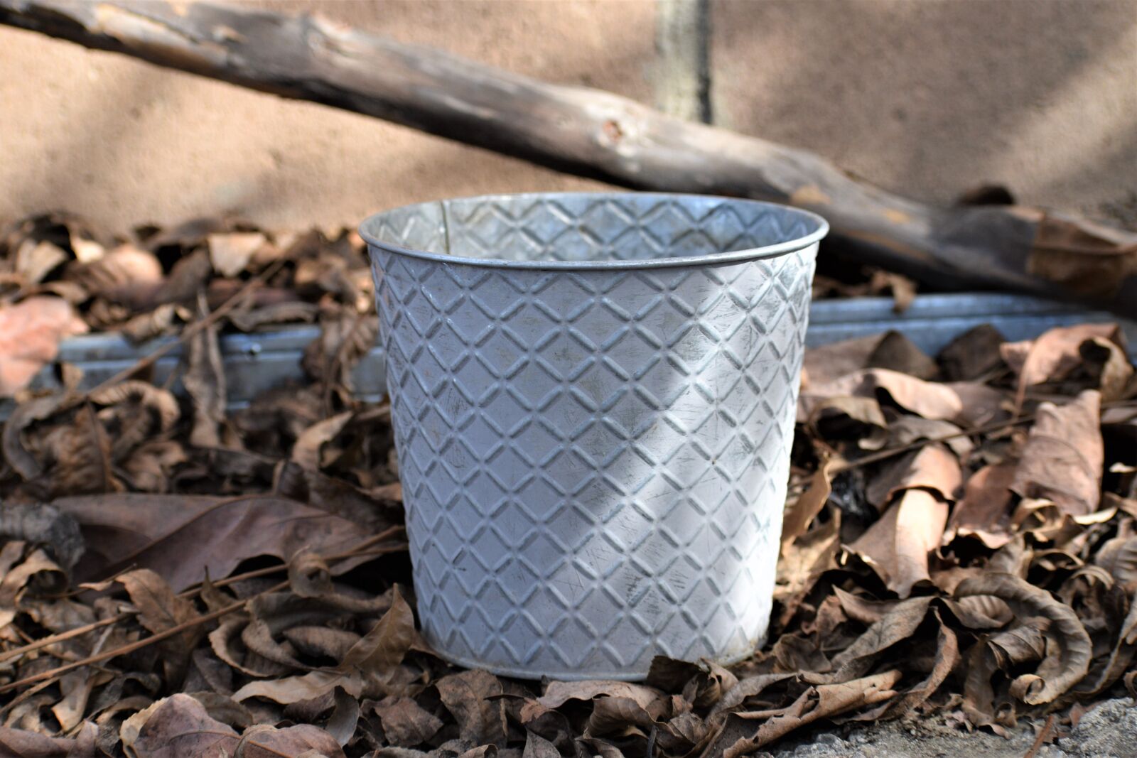 Nikon D3500 sample photo. Bucket, metal, pail photography
