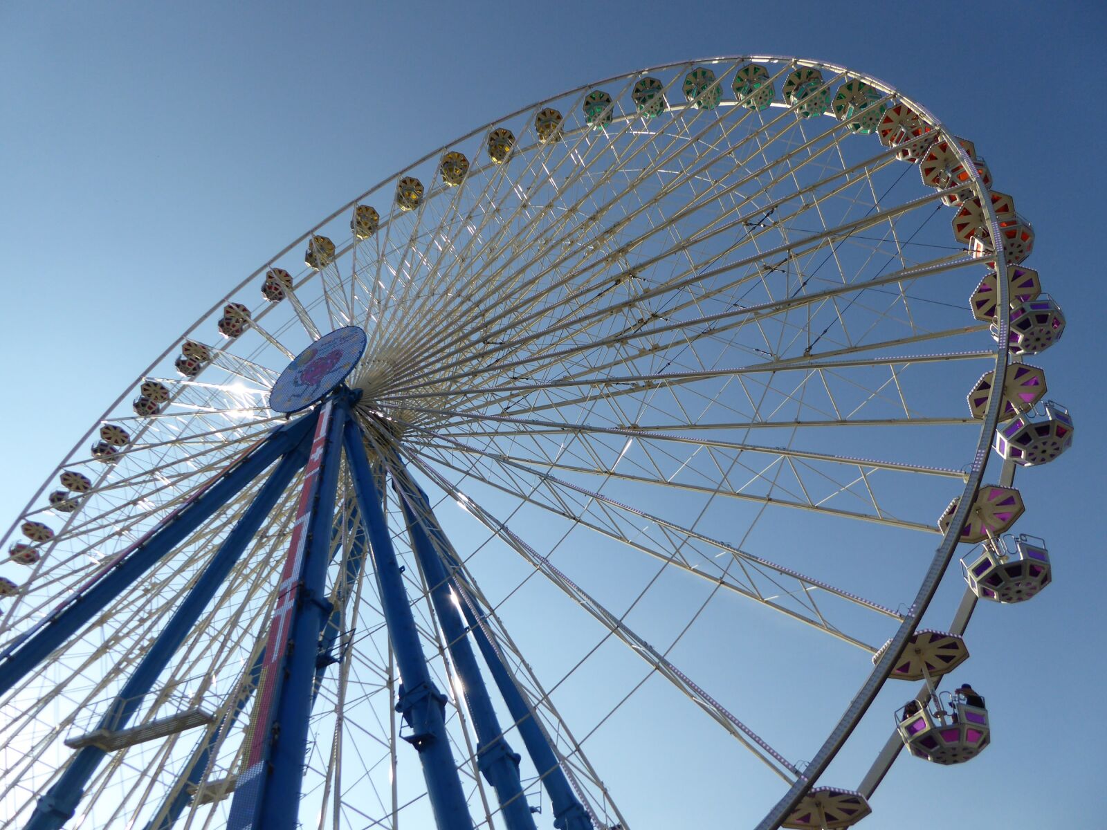Panasonic DMC-TZ61 sample photo. Ferris wheel, hustle and photography
