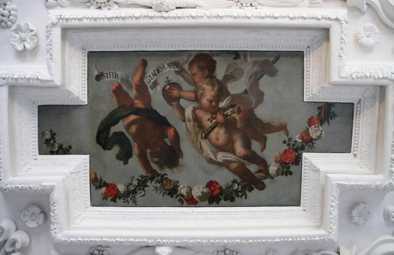 Canon EOS 7D Mark II sample photo. Ceiling, old, building, painted photography