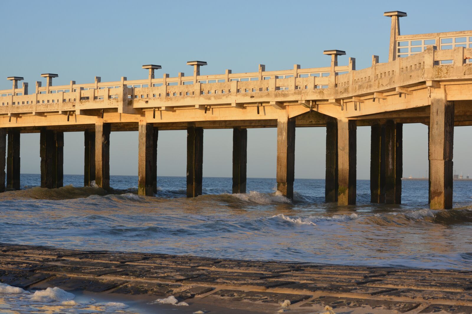 Nikon D5200 sample photo. Pier, sea, breakwater photography