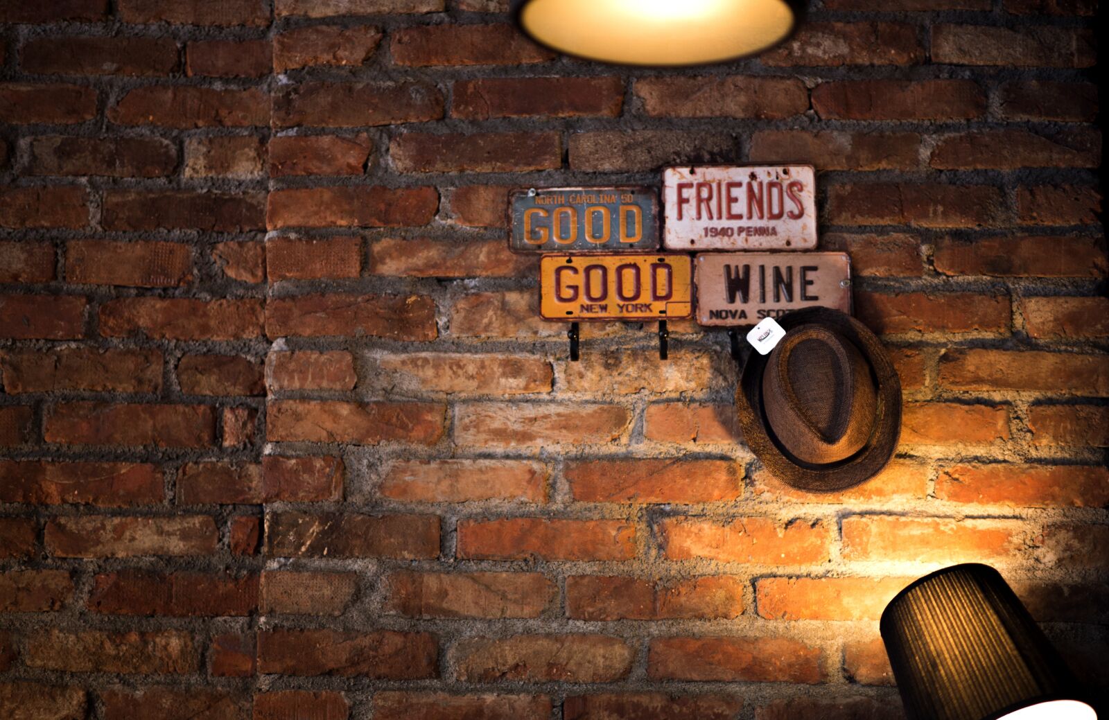 Nikon D4S sample photo. Bricks, quotes, frame photography