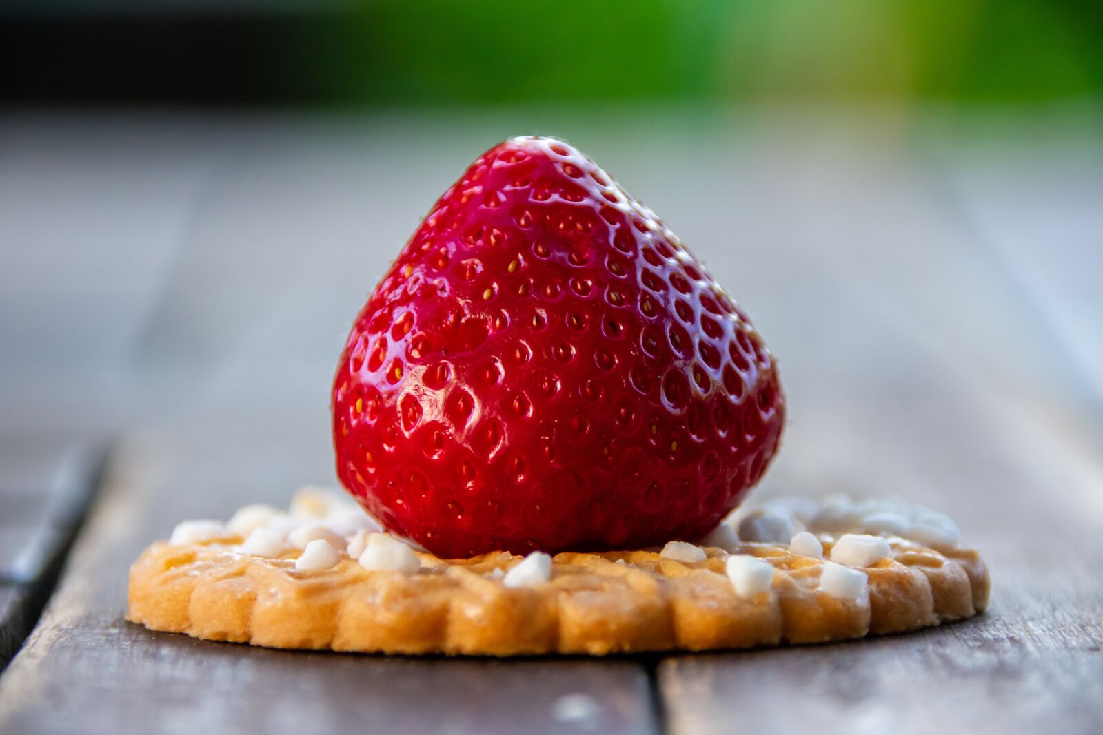 Nikon D3400 sample photo. Strawberry, biscuit, food photography