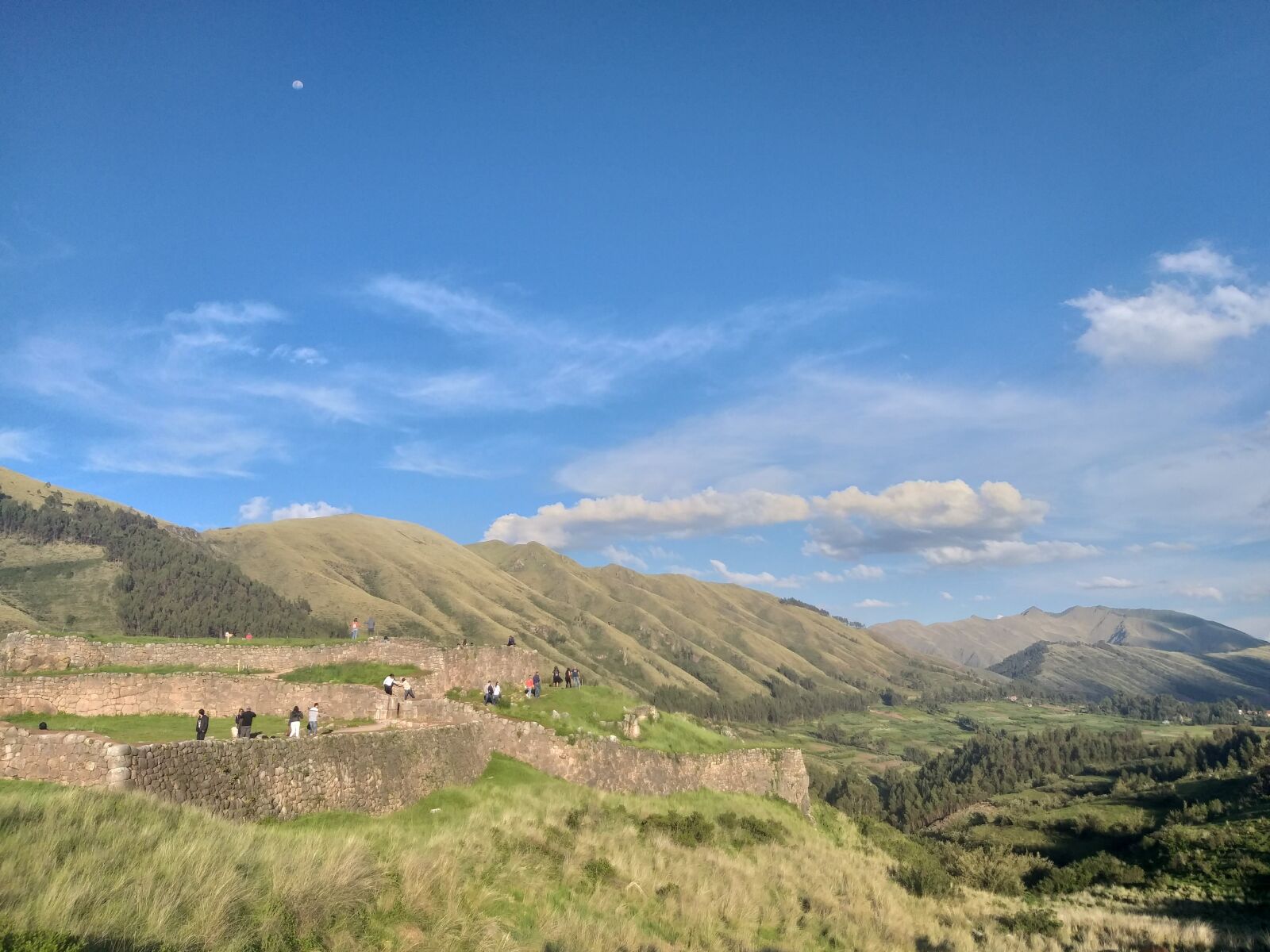 Samsung Galaxy A6+ sample photo. Landscape, blue, sky photography