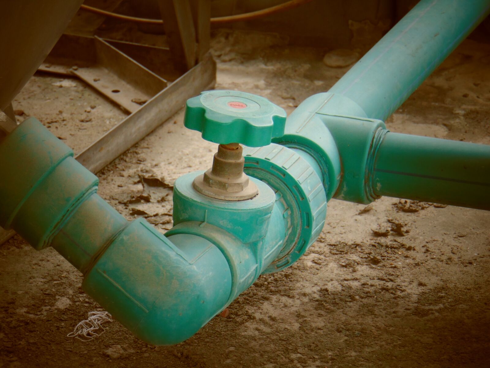 Sony Cyber-shot DSC-H300 sample photo. Old, plumber, big old photography
