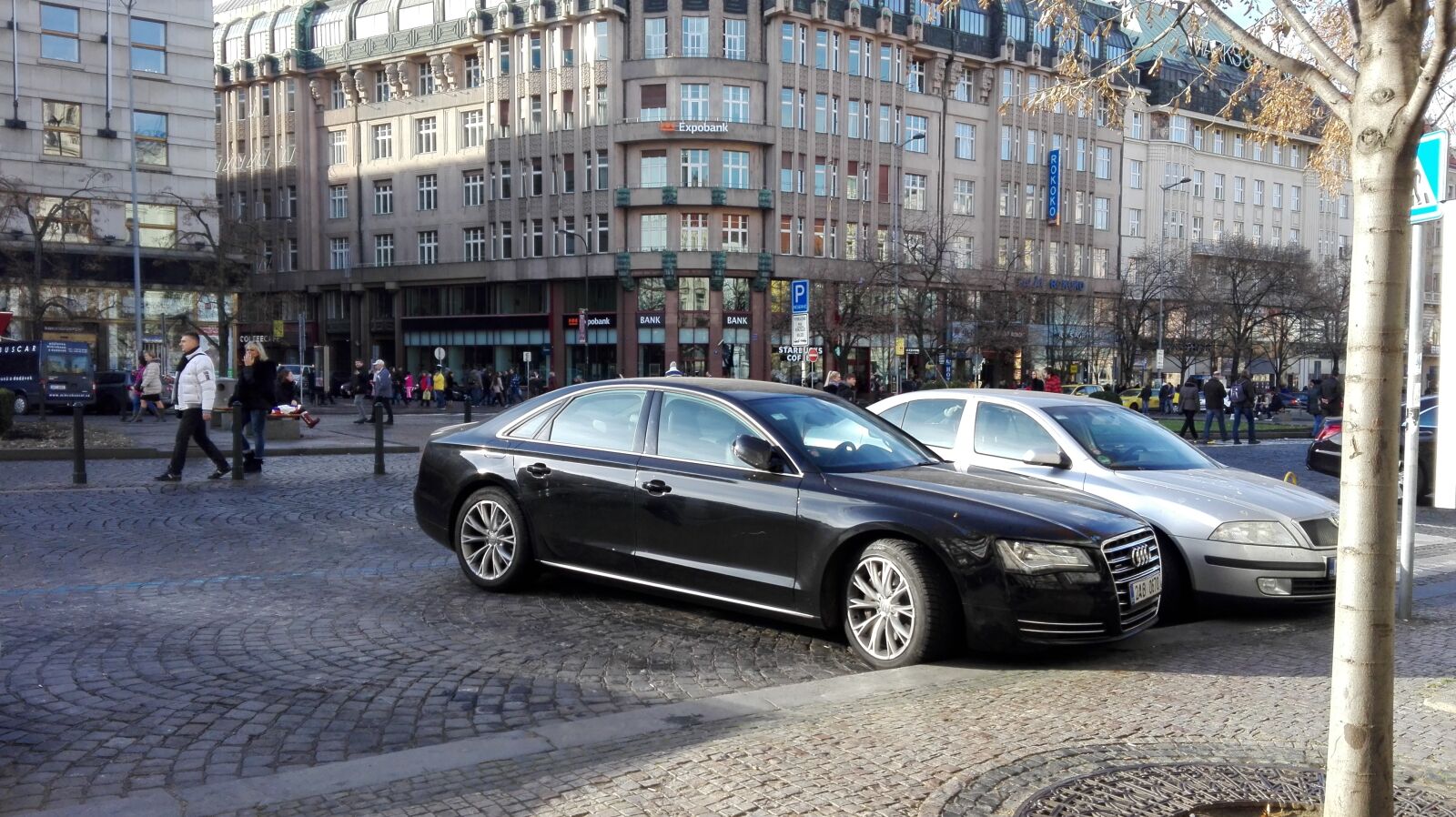 HUAWEI P8 Lite sample photo. Cars, city, parked, cars photography