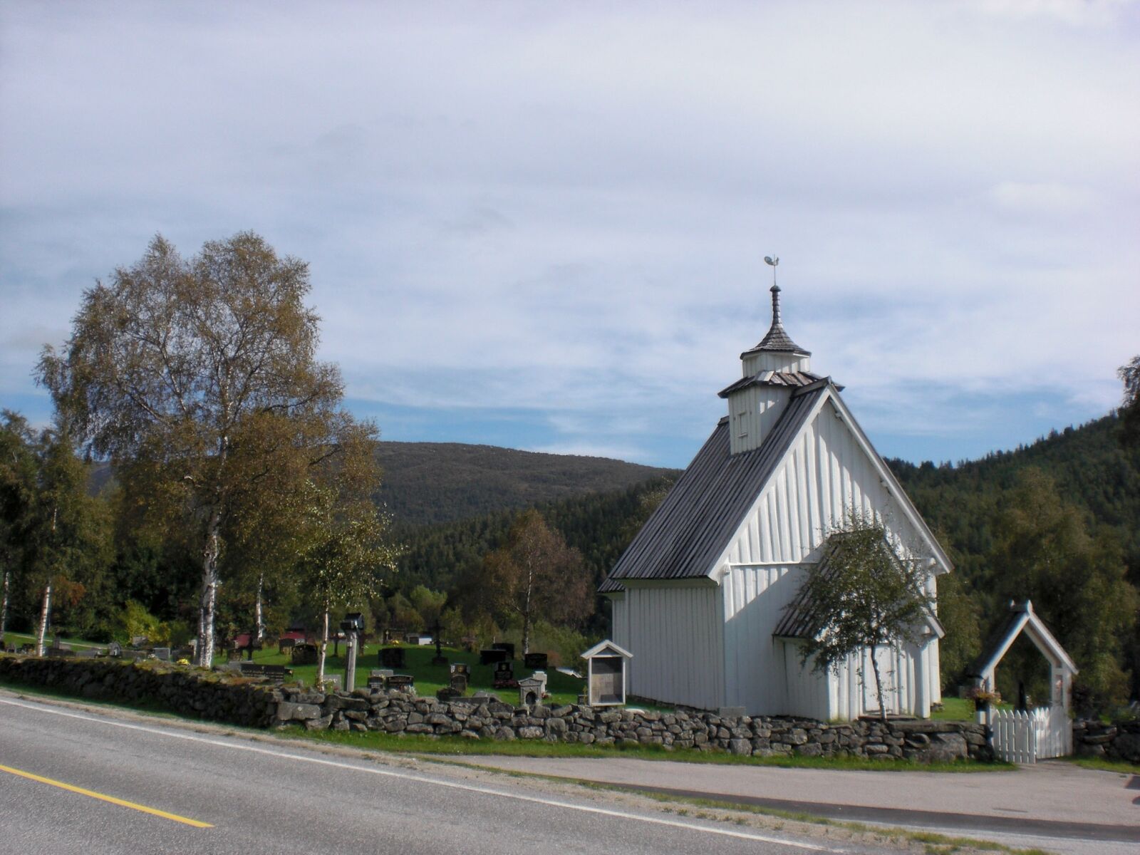 CASIO EX-Z80 sample photo. Norway, house, landscape photography
