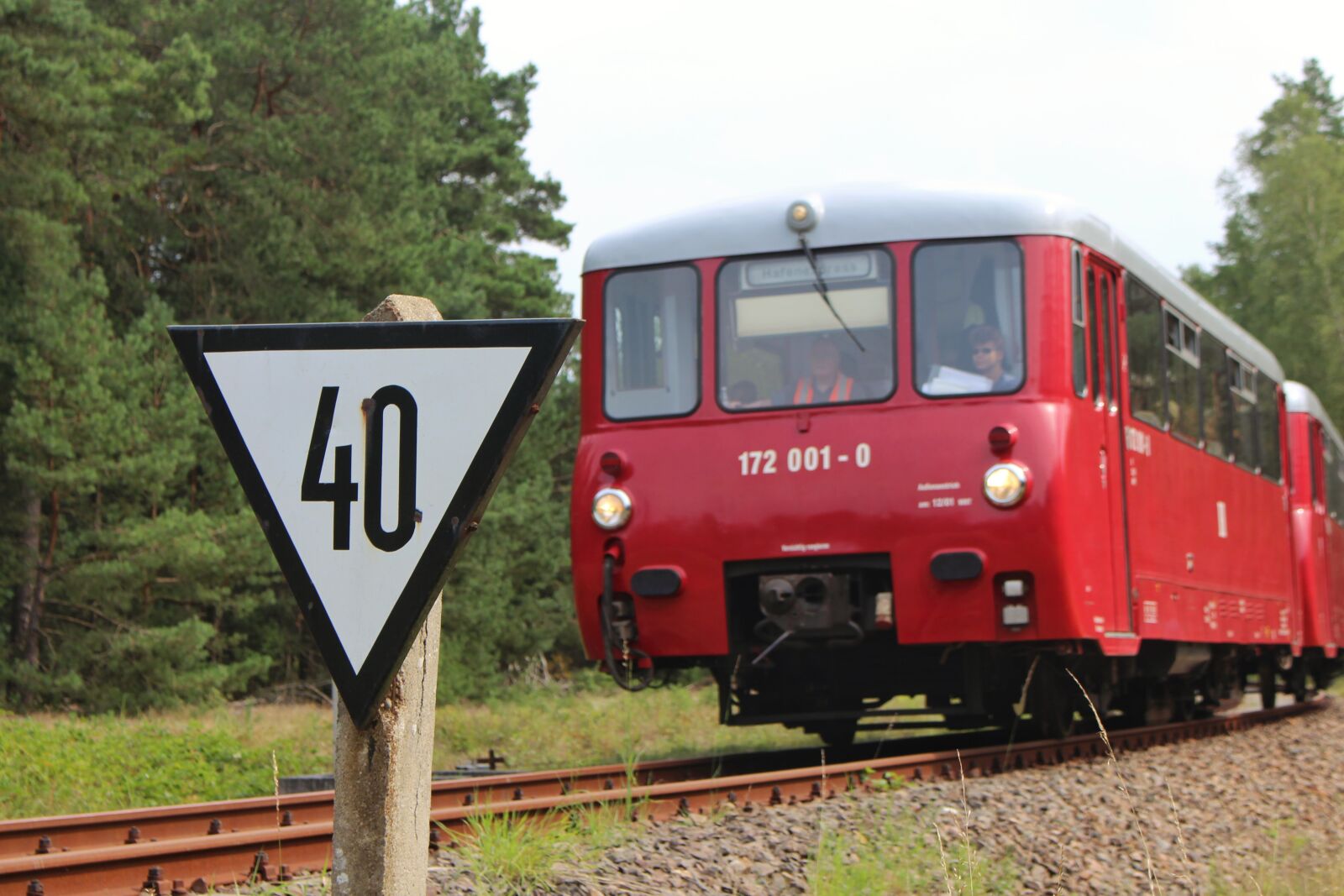 Canon EOS 700D (EOS Rebel T5i / EOS Kiss X7i) sample photo. Piglet taxi, historically, railbus photography