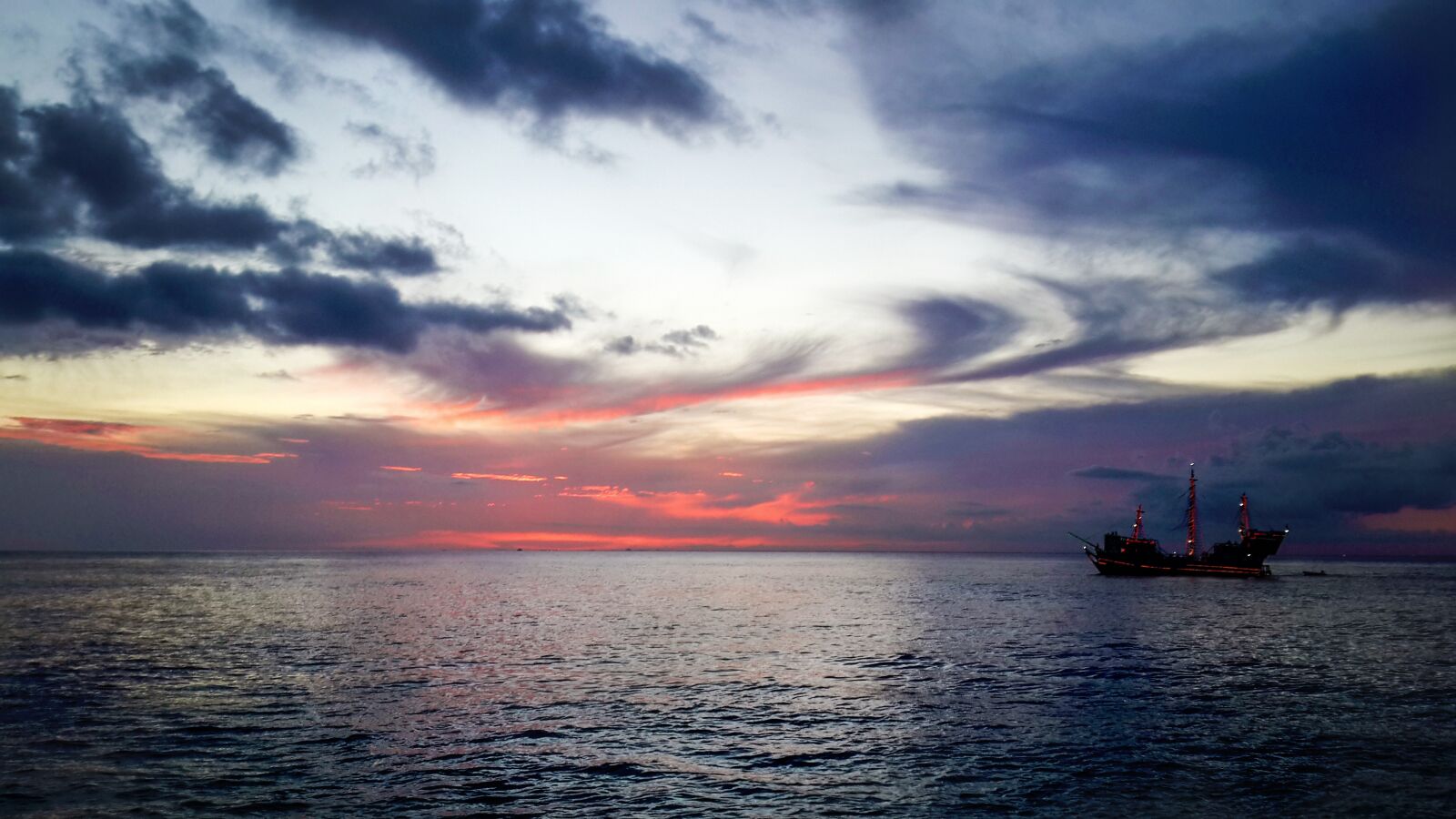 Samsung Galaxy S4 sample photo. Sea, afternoon, sky photography